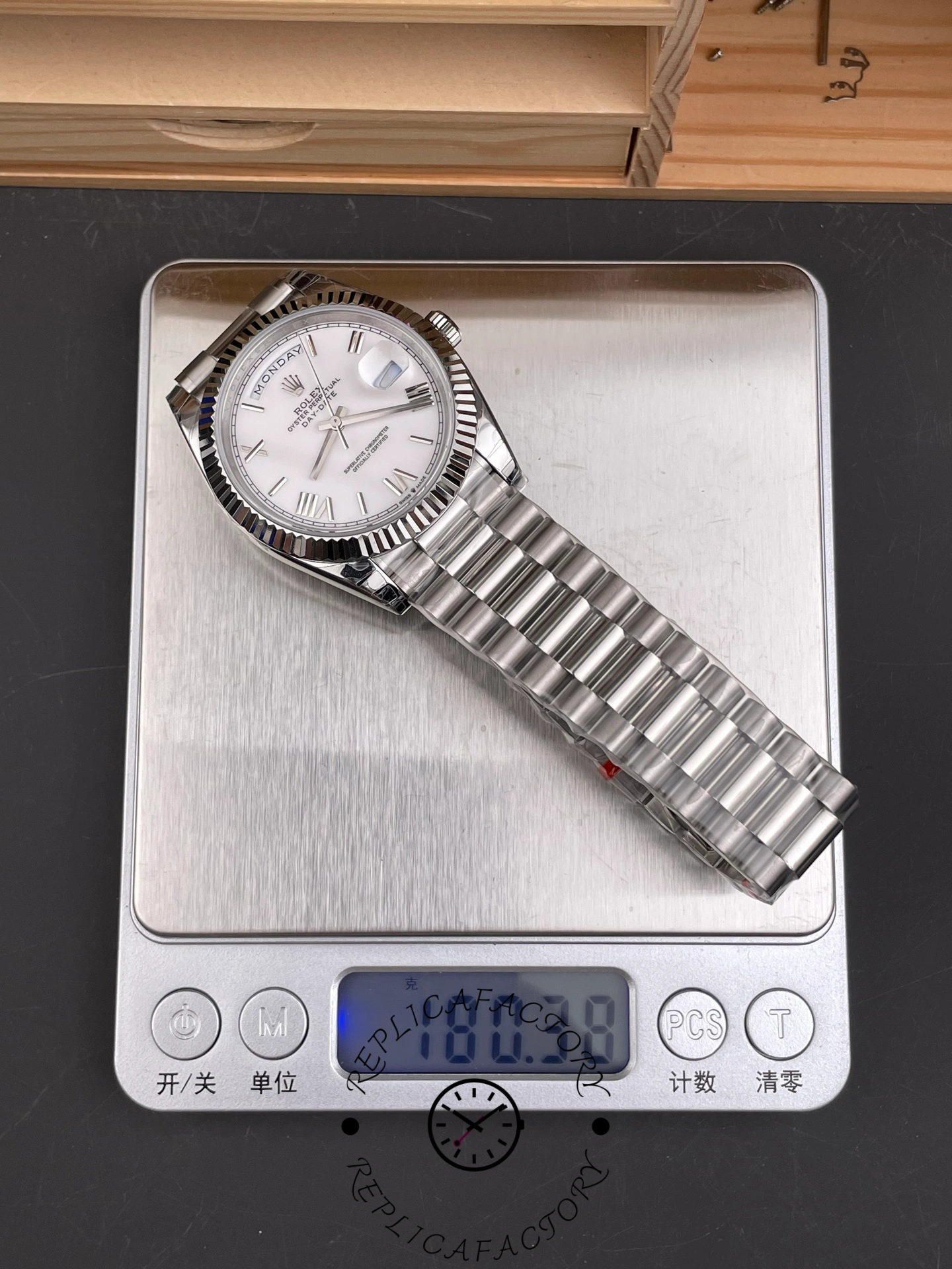 Rolex Day Date 36 White Dial Platinum President Bracelet m128236 0017