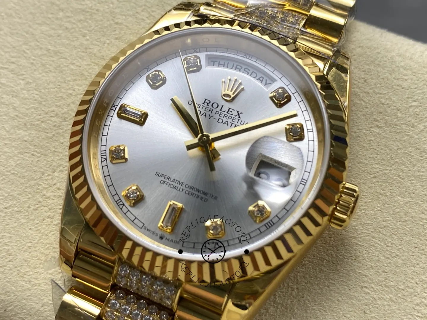 Rolex Day-Date 36 Silver Dial Automatic Men's Watch Replica 128238