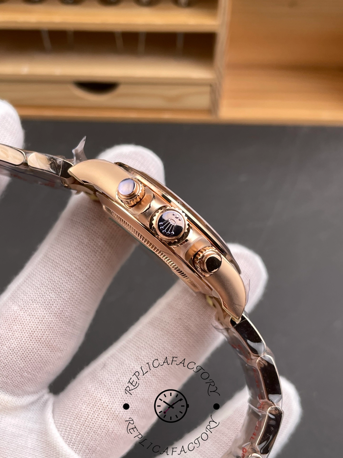Rolex Daytona Everose Gold Rose Diamond Baguette 40mm 116505