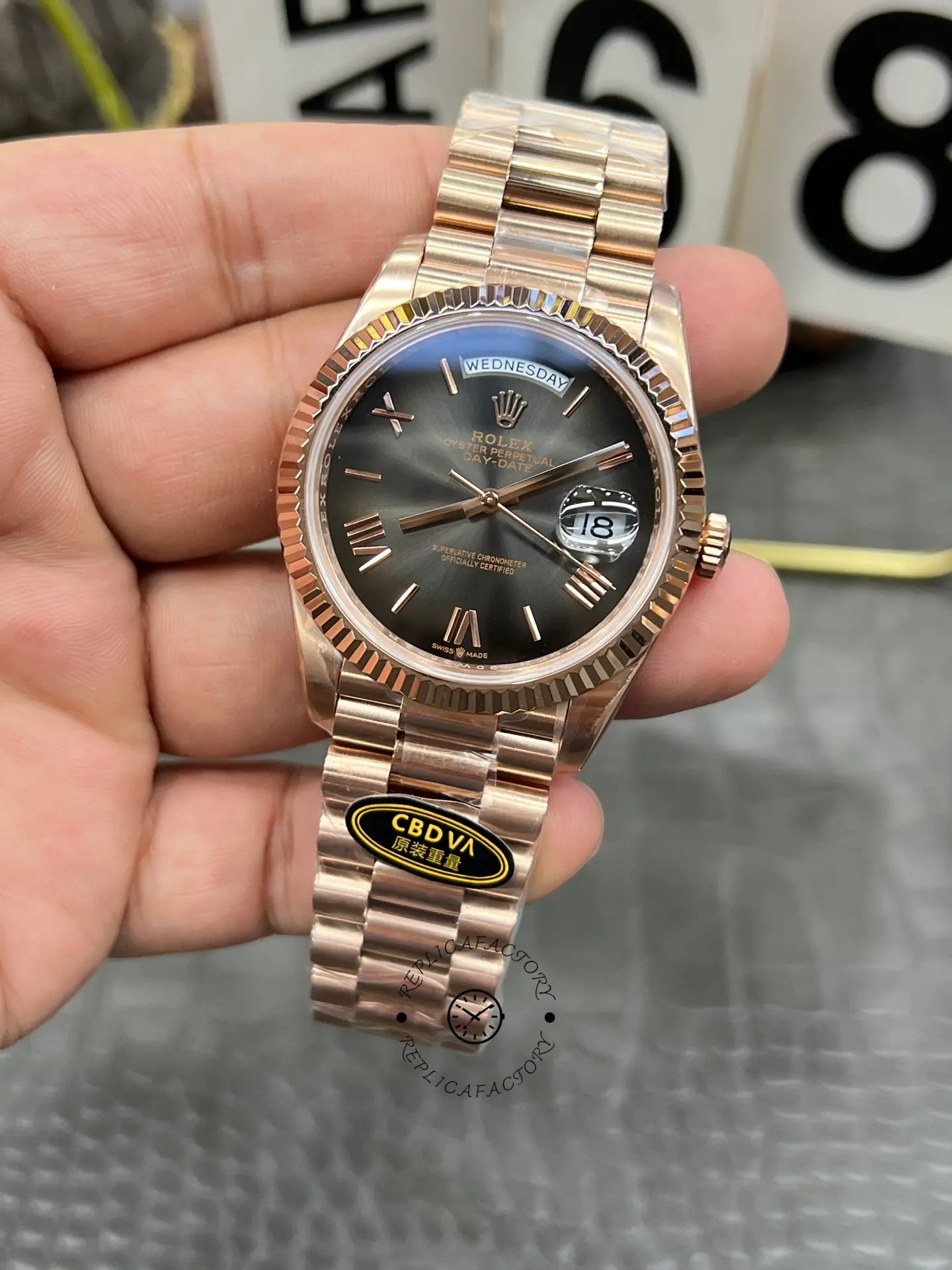 Rolex Day Date in 18 ct Everose Gold M228235 0055 40mm