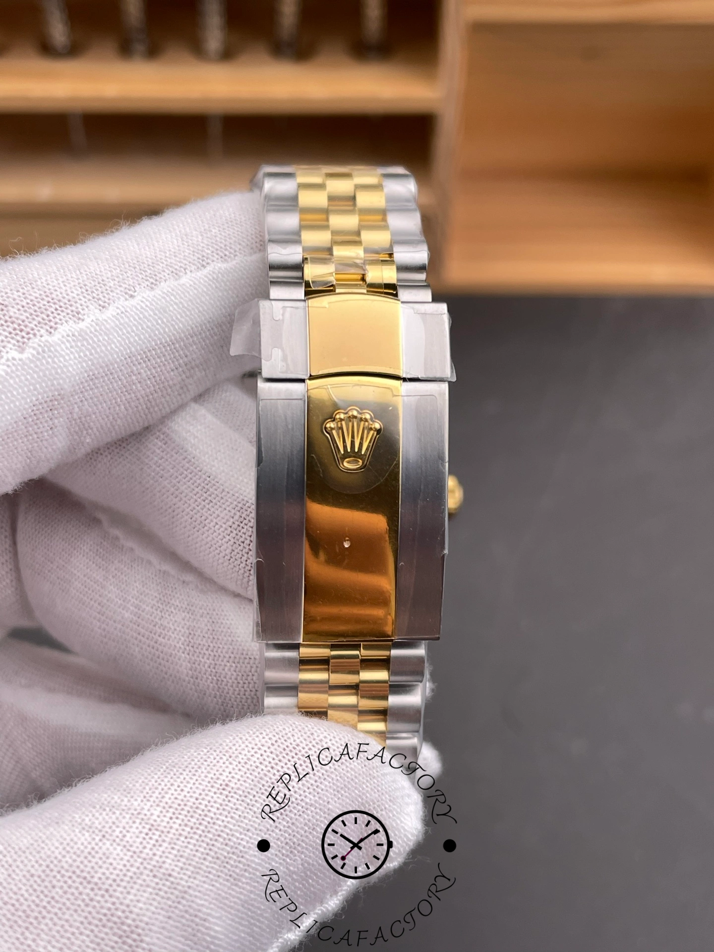 Rolex Datejust 36MM 126233 0031 Silver Roman Numeral Dial Fluted Bezel Unisex Replica Watch