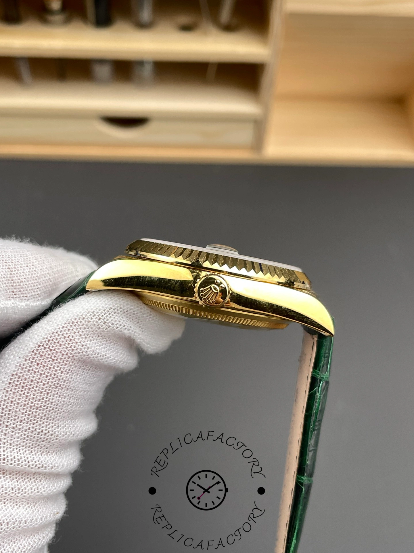 Rolex Day Date 36 Green Dial Solid 18k Yellow Gold 118138 0003