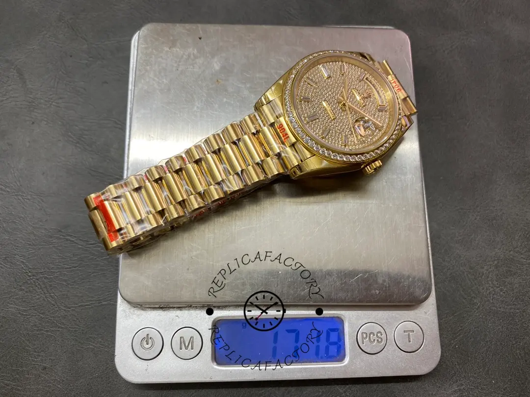 Rolex Day-Date 40 18K Yellow Gold Diamond Paved Dial Diamond m228348rbr 0037