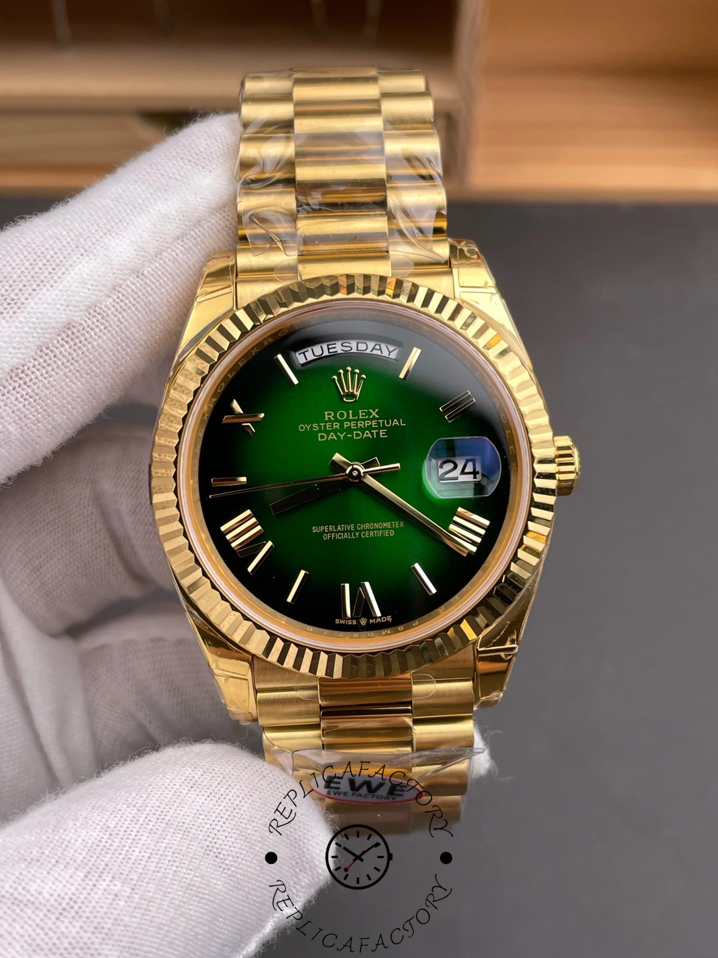 Rolex Day Date 40 Yellow Gold Green Ombre Dial M228238 0069 Replica