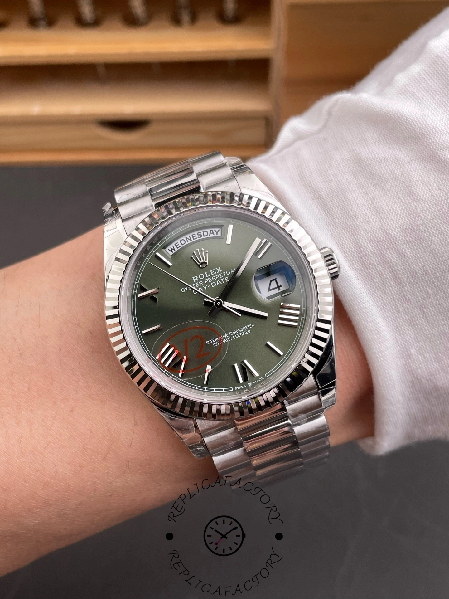 Rolex Day-Date 228239 Green Roman Dial Fluted Bezel 40mm Mens Replica Watch