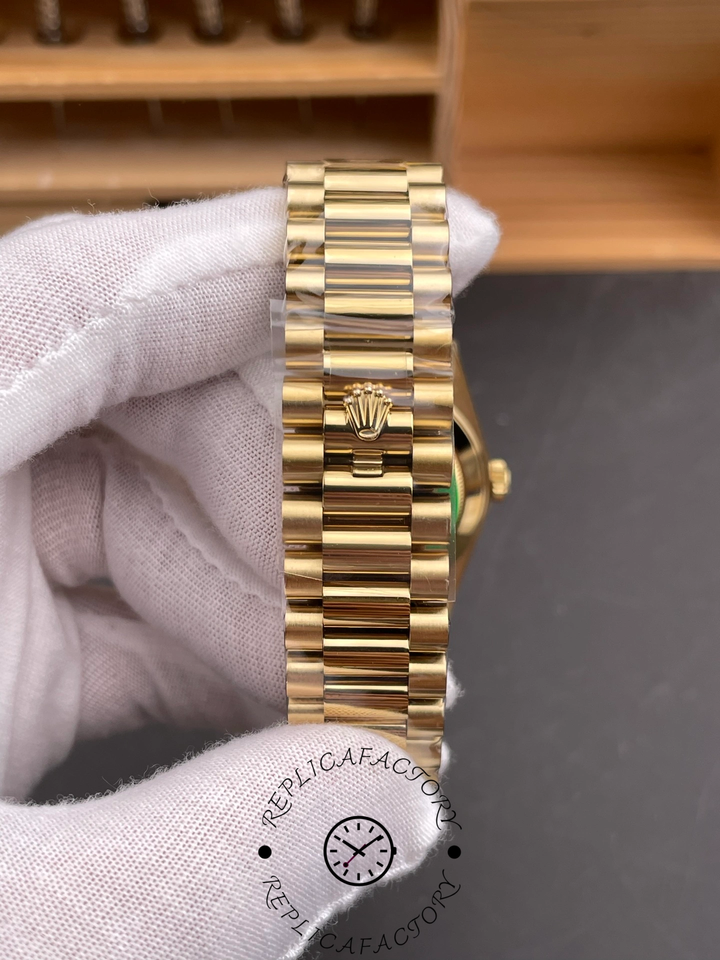 Rolex Day-Date 40 President 228238-0066 Silver Dial
