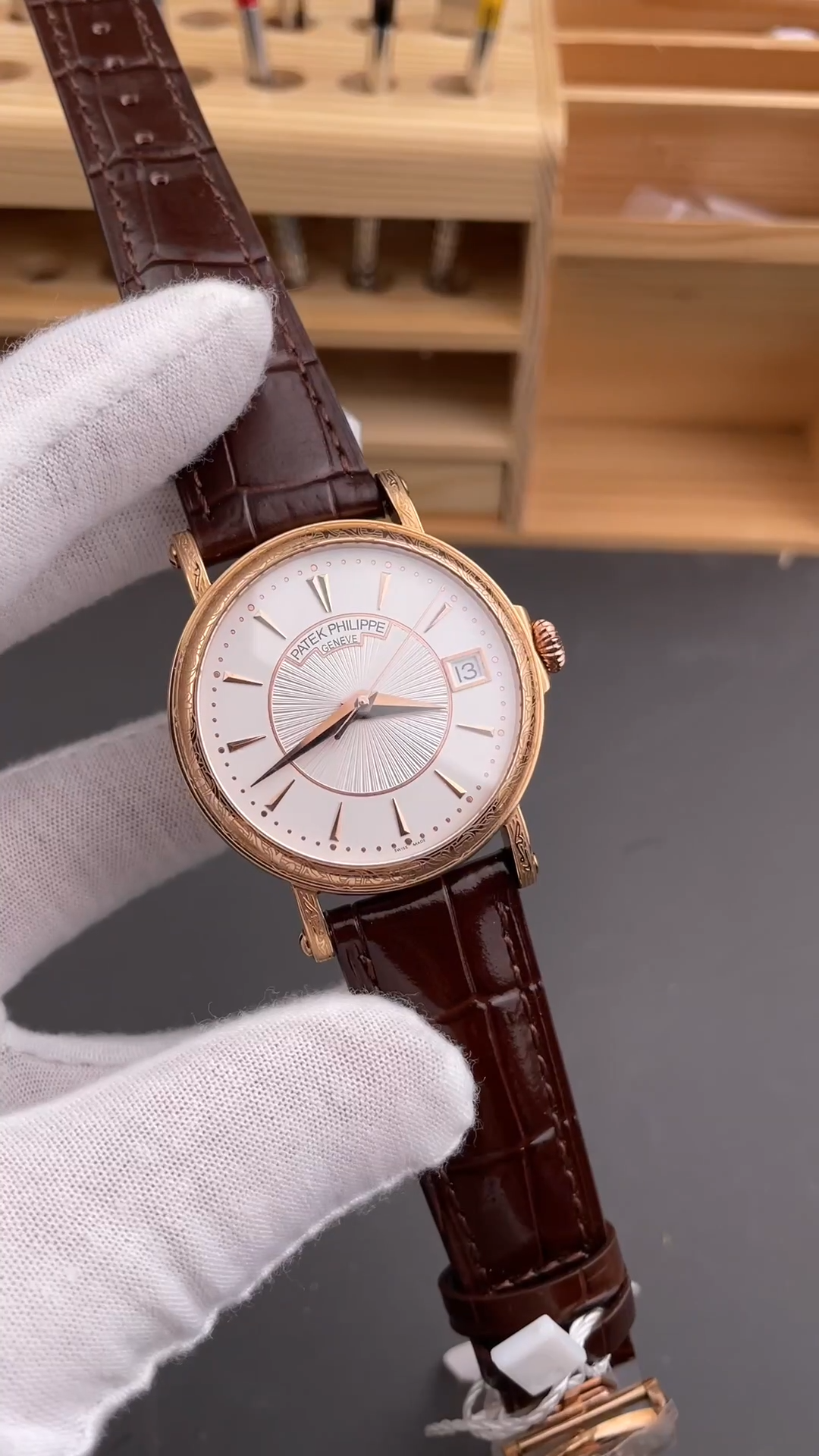 Patek Philippe Calatrava 5153R-001 Date Black Dial 38mm
