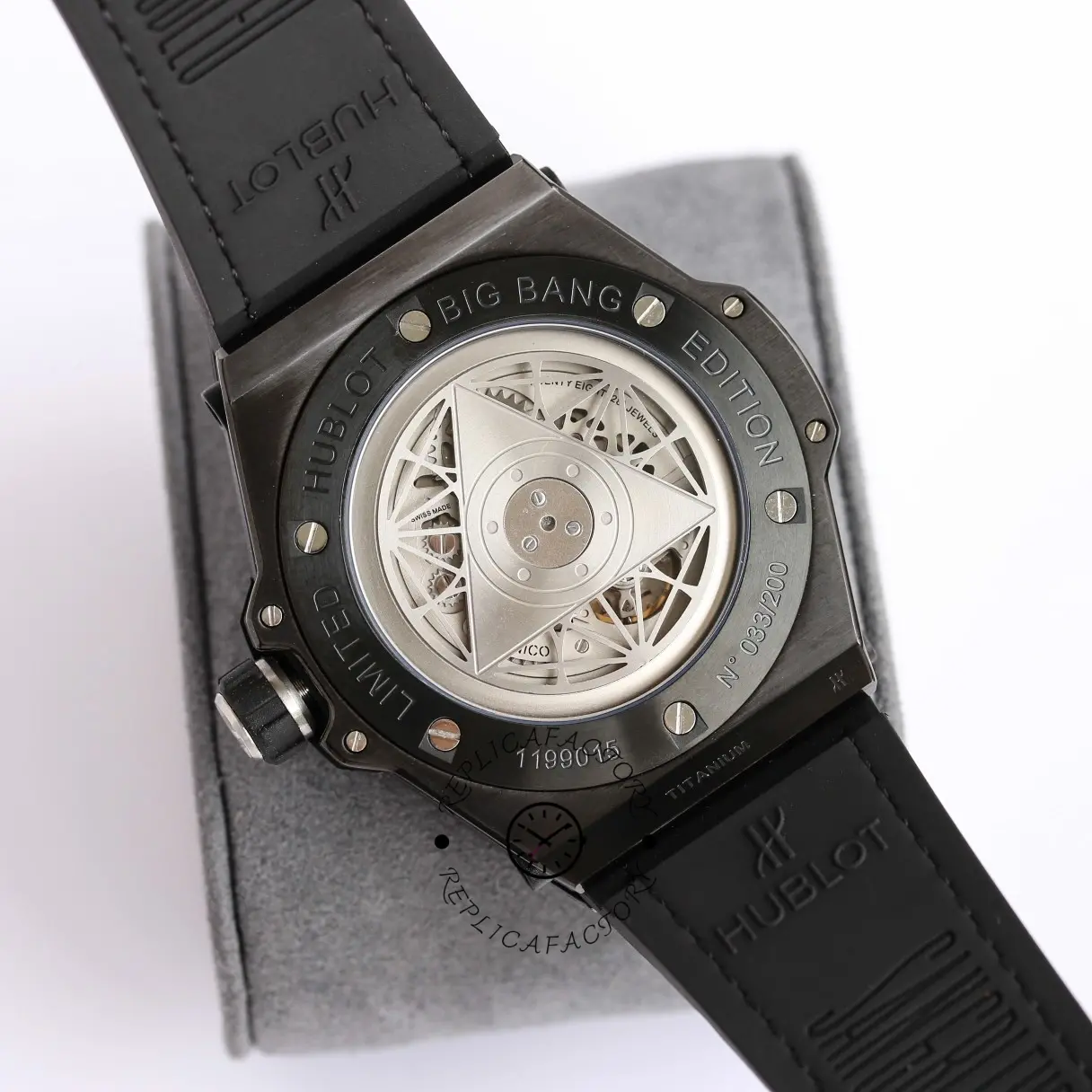 Caseback view of Hublot Big Bang 415.NX.1112.VR.MXM16 showing the display back and rotor.