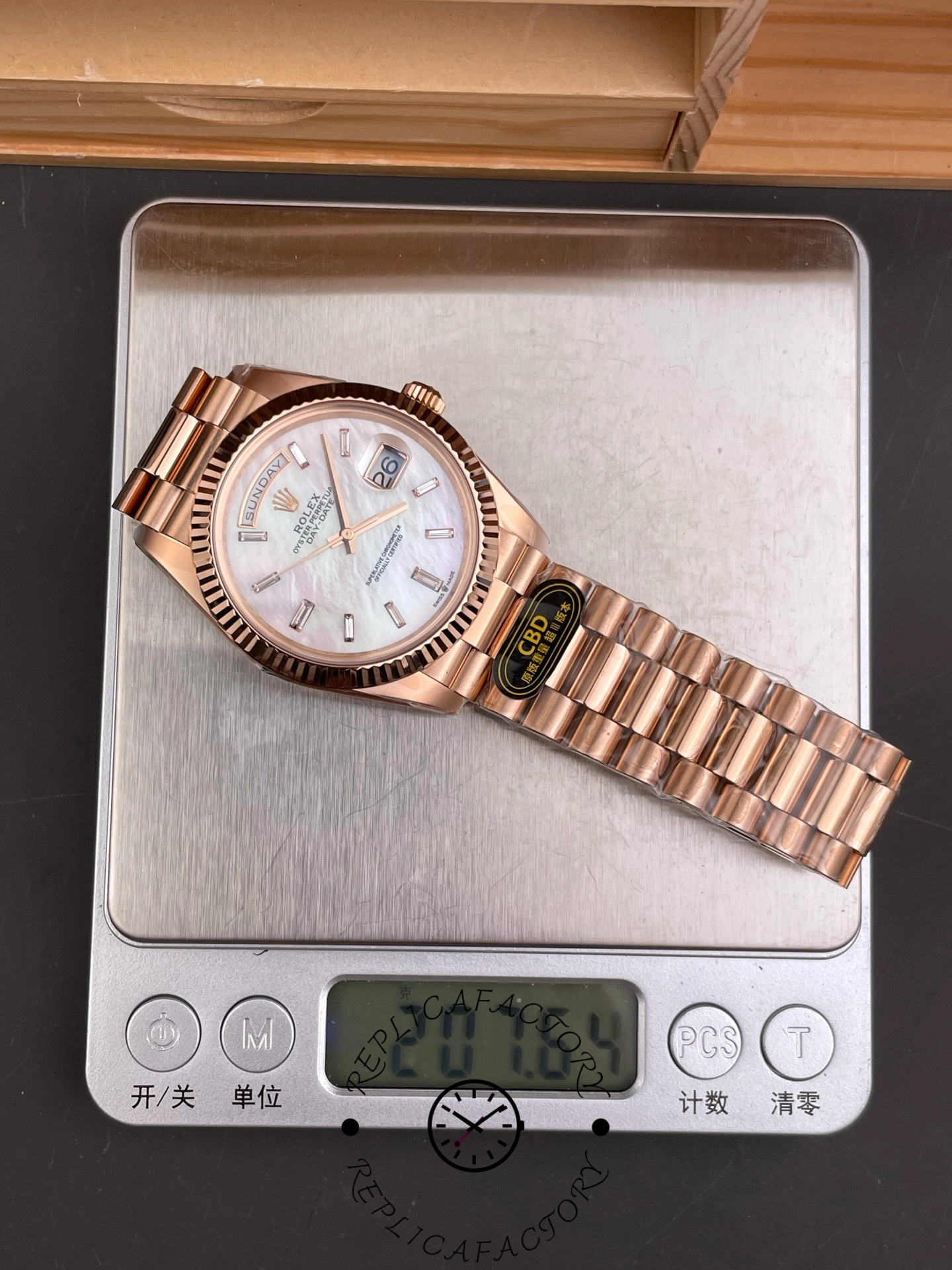 Rolex Day-Date 40mm MOP Dial Men's Watch 228235-0056 Replica
