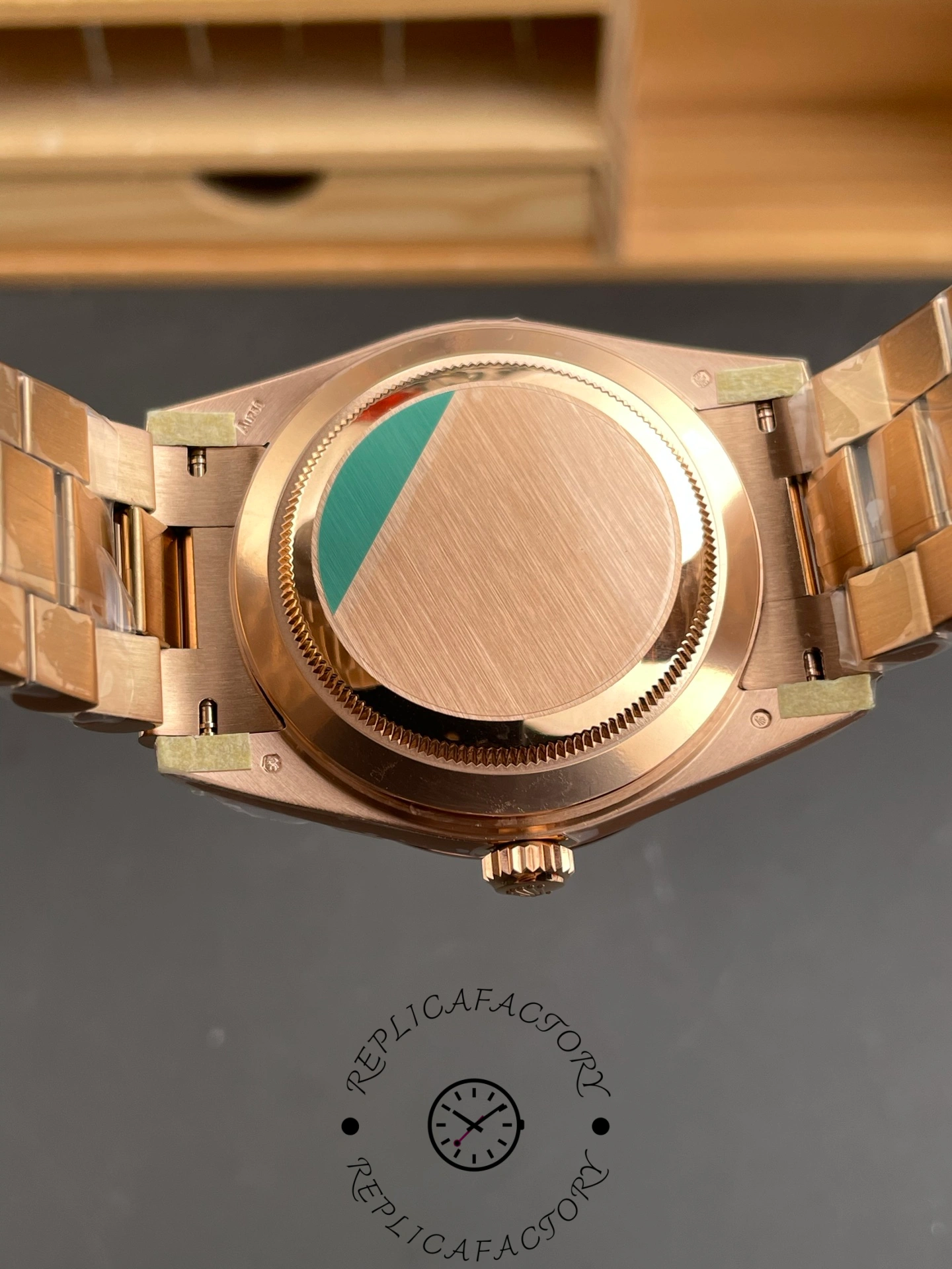 Rolex Day-Date 40mm MOP Dial Men's Watch 228235-0056 Replica