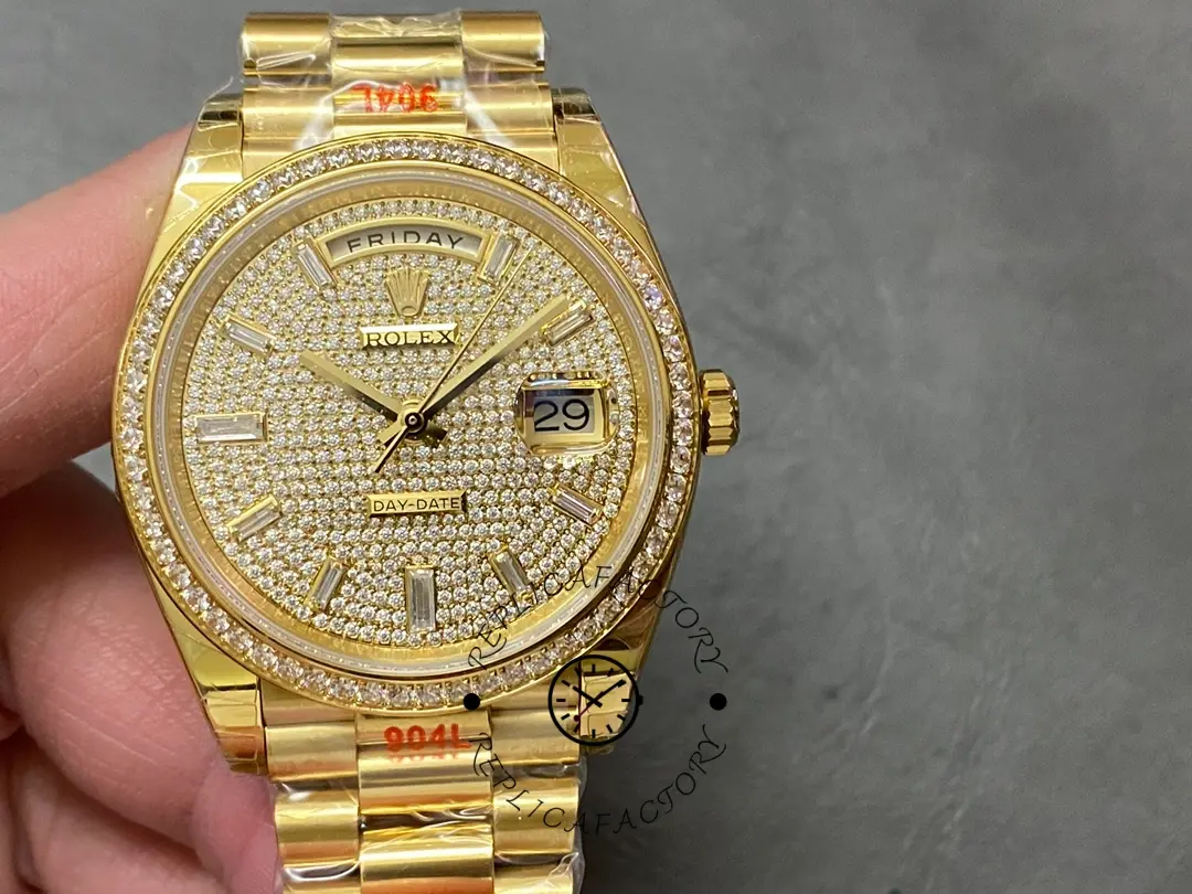 Rolex Day-Date 40 18K Yellow Gold Diamond Paved Dial Diamond m228348rbr 0037