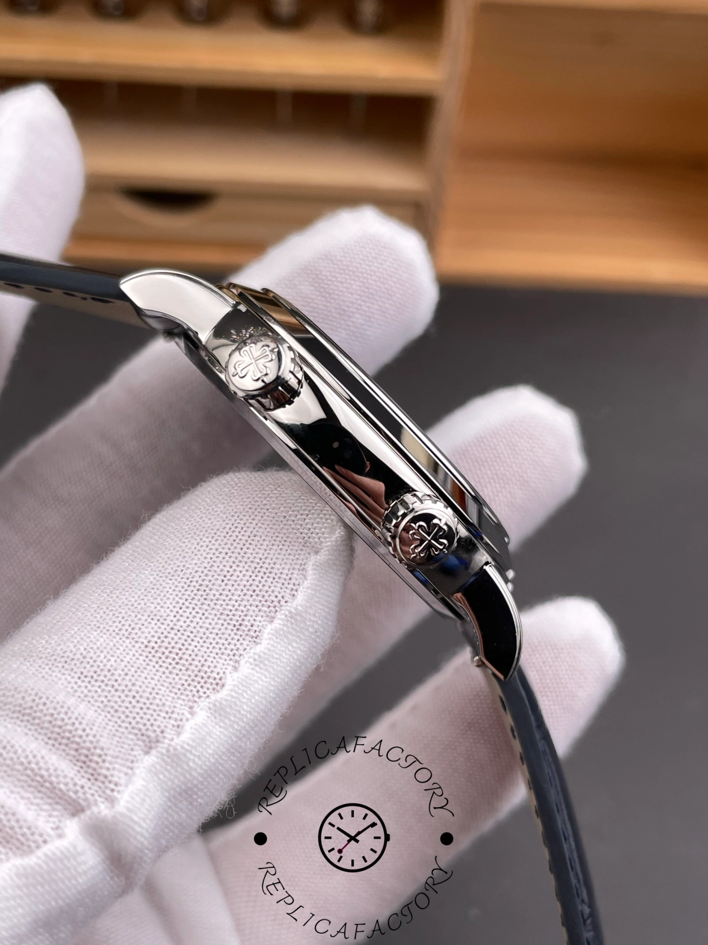 Patek Philippe Grand Complications Celestial Moon Age 6102P-001