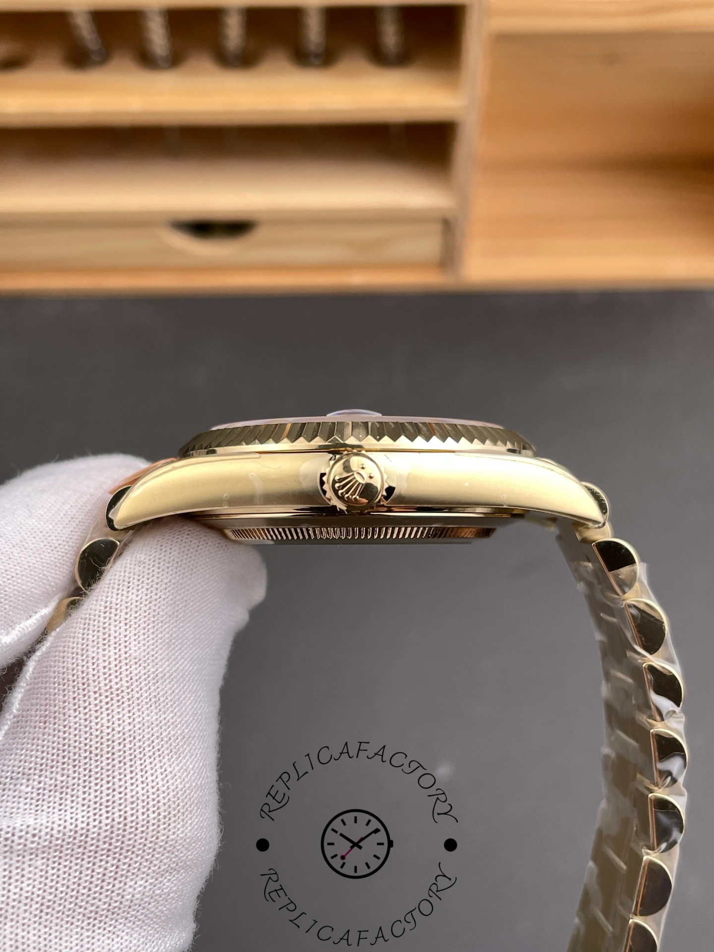 Rolex Day Date 40 Yellow Gold Green Ombre Dial M228238 0069 Replica