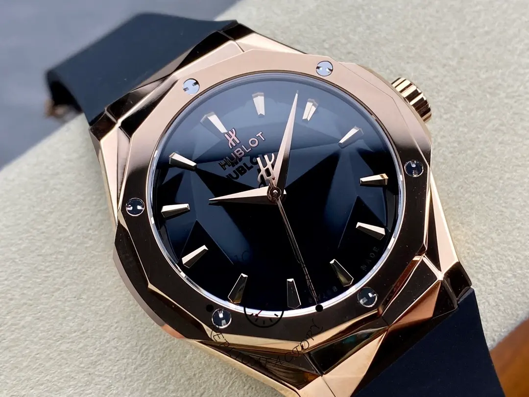 Hublot Classic Fusion 550.OS.1800.RX.ORL19 dial close-up, polished bezel and crystal reflections.