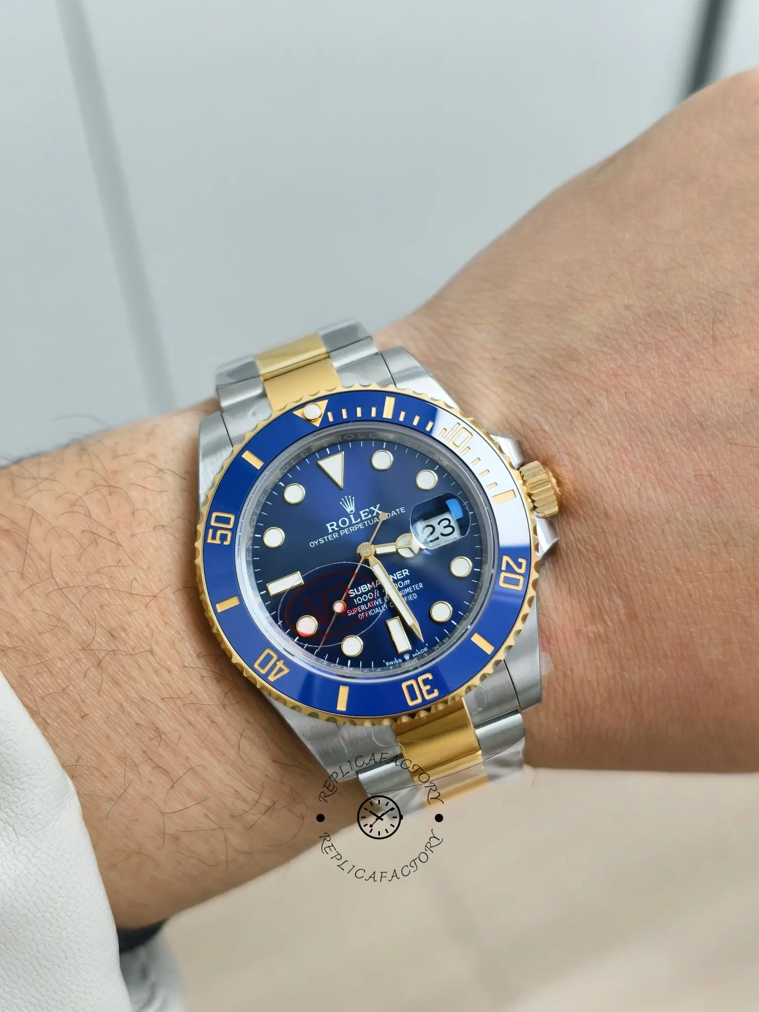 Replica Rolex Submariner Date 116613LB Two Tone Blue Dial 40mm Mens Watch