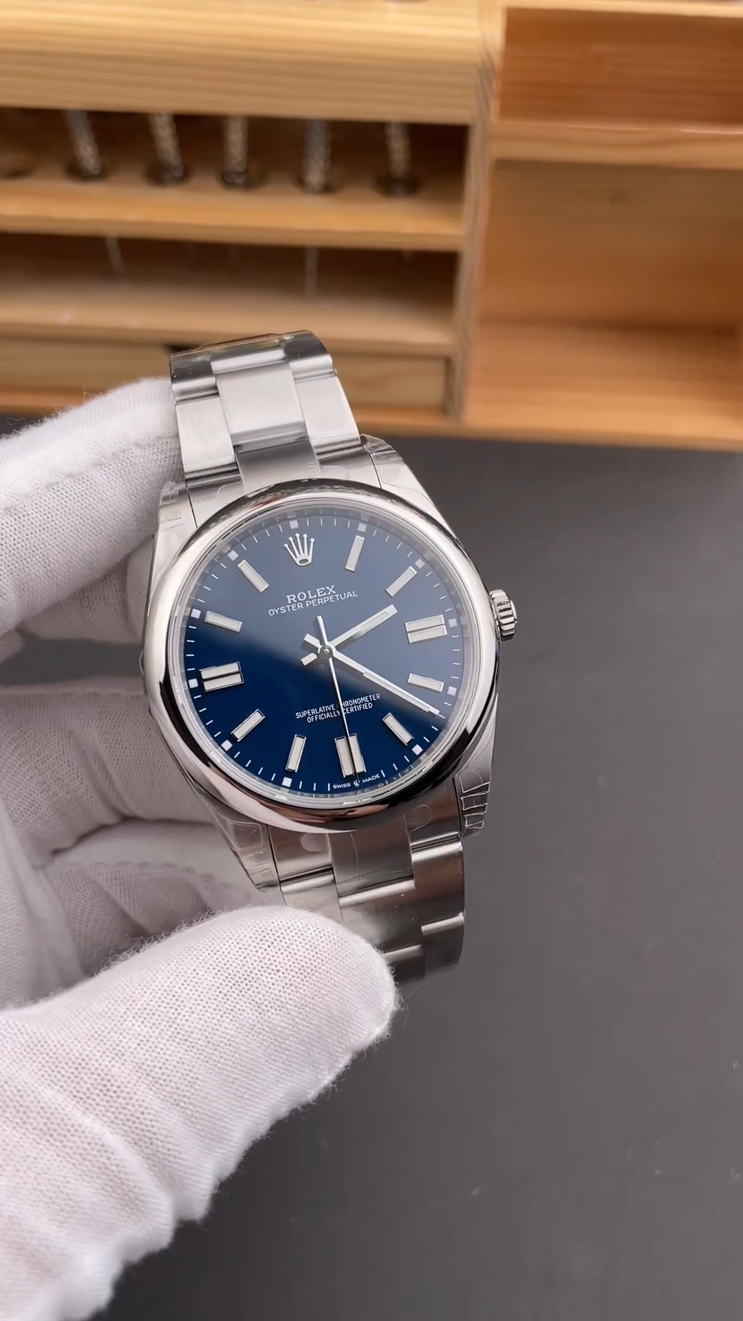 Rolex Oyster Perpetual 41 Oystersteel 124300 0003 Mens Watch
