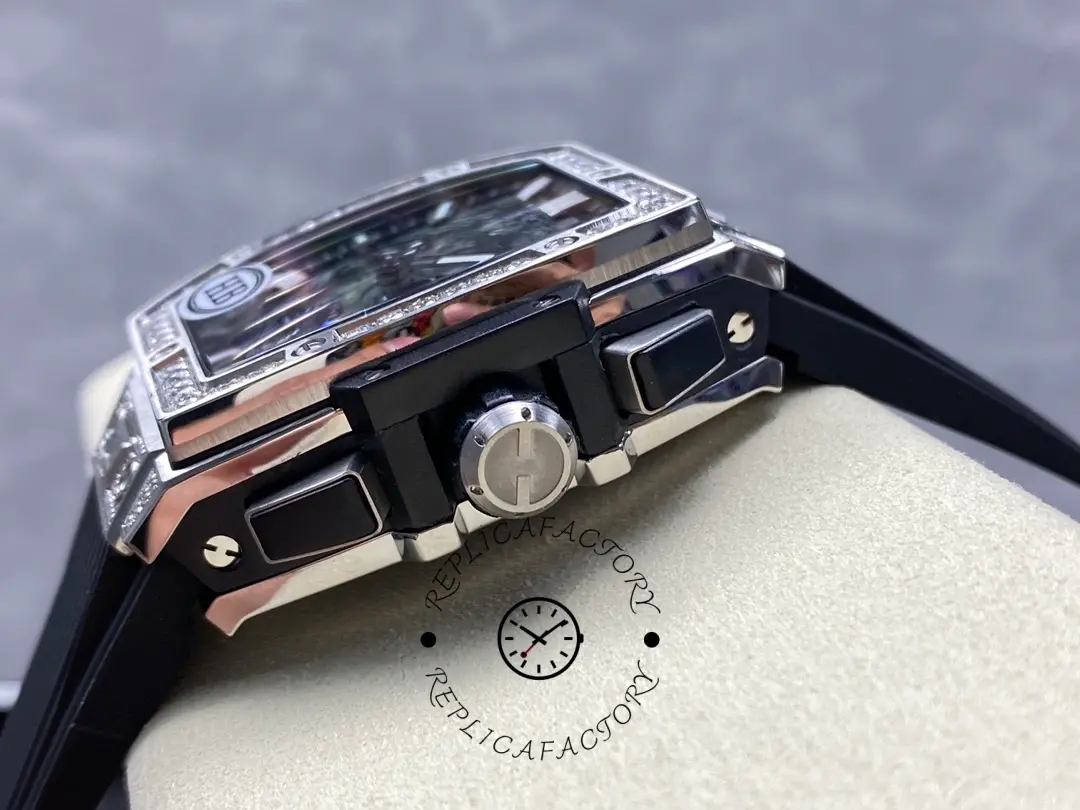 Side profile of Hublot 642.NX.0170.RX.1704 highlighting the layered case and strap integration.