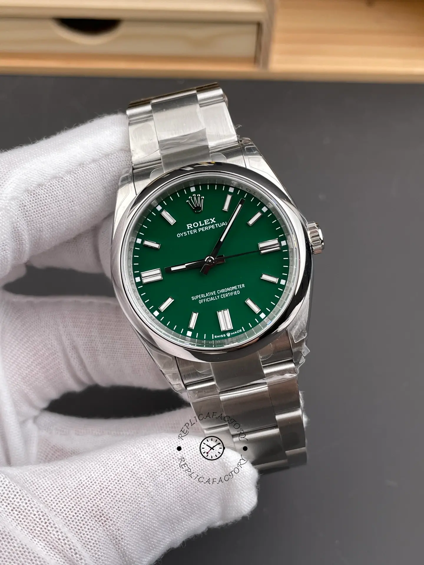 Rolex Oyster Perpetual 36mm 126000 Green Dial