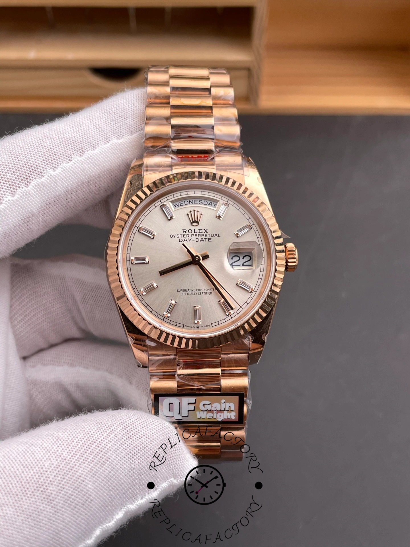 Rolex Day-Date 228235 Sundust Index Dial Fluted Bezel 40mm Mens Replica Watch