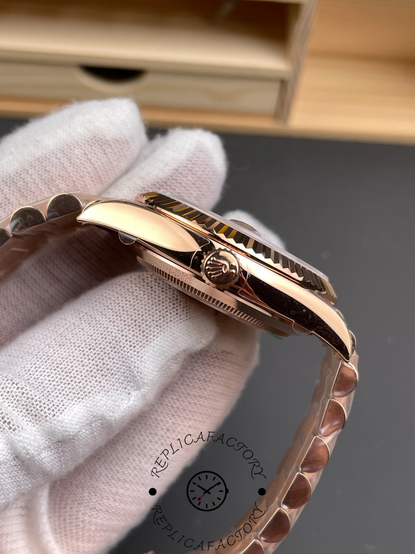 Rolex Day Date 40 18kt Everose Gold Rolex President Chocolate Dial m228235 0003