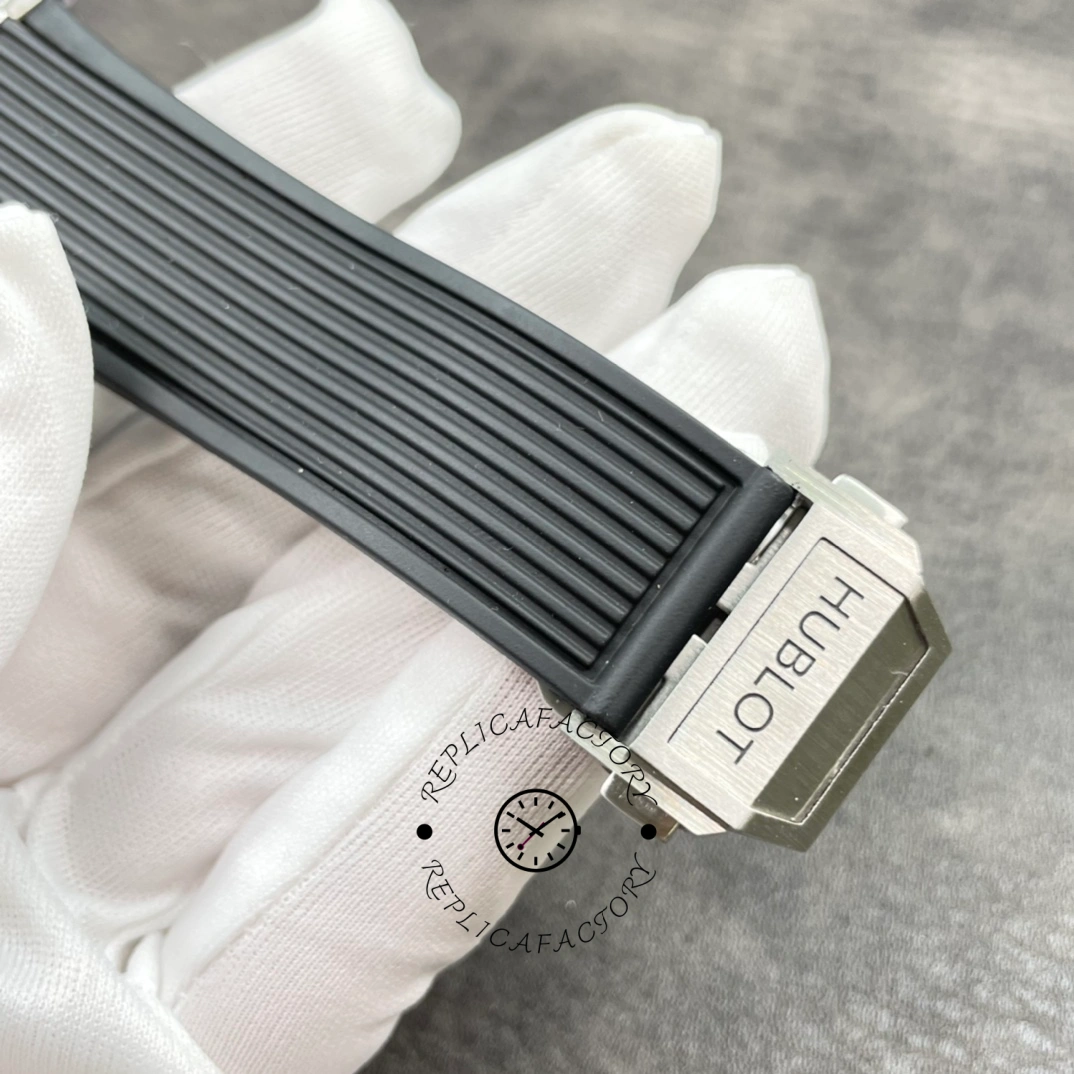 Rubber strap and clasp close-up for Hublot 411.NX.1170.RX.0904 Big Bang Unico 45mm, textured finish.