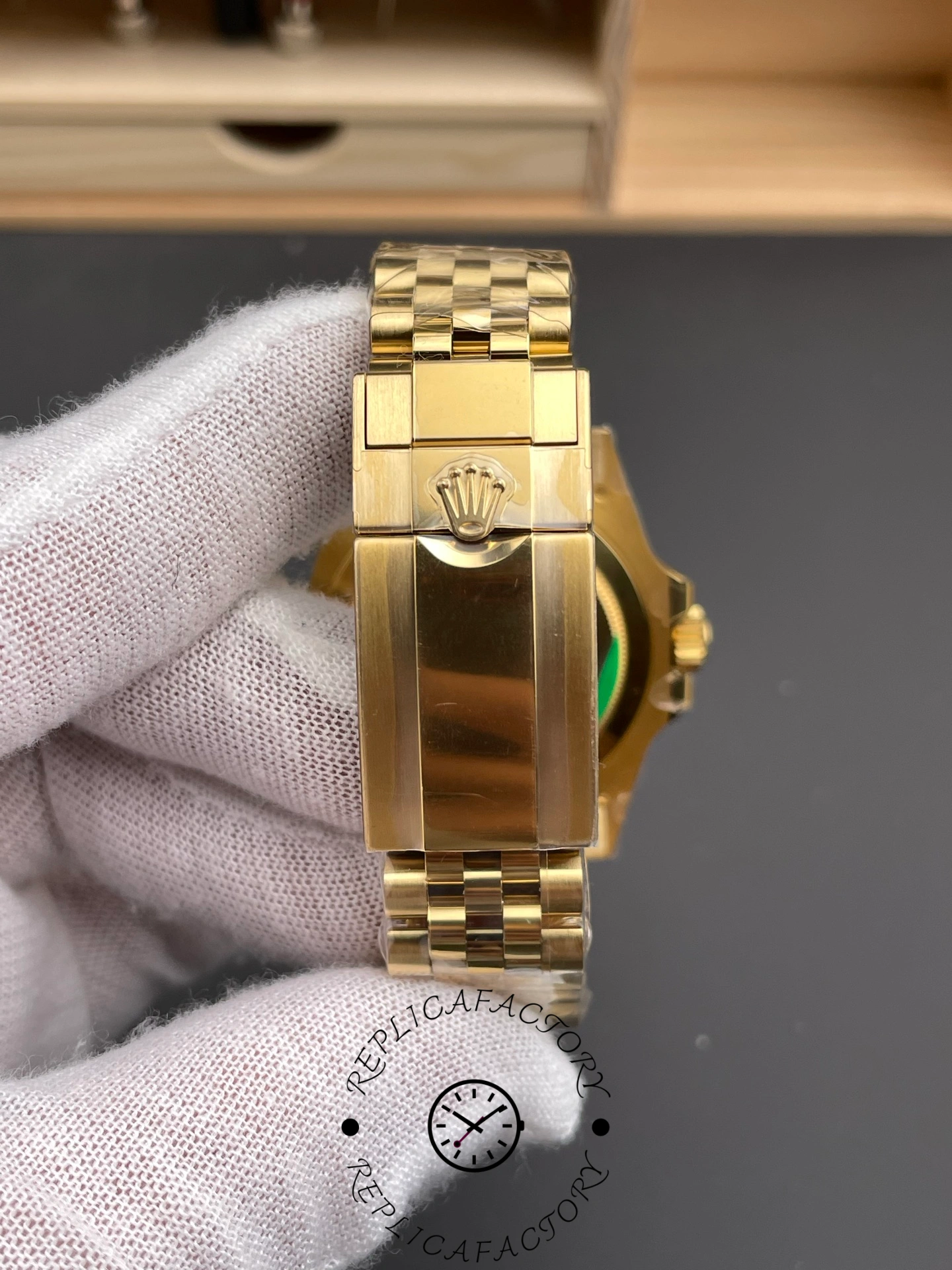 2025 Rolex GMT Master II 18 kt Yellow Gold m126718grnr 0002 40 mm Replica