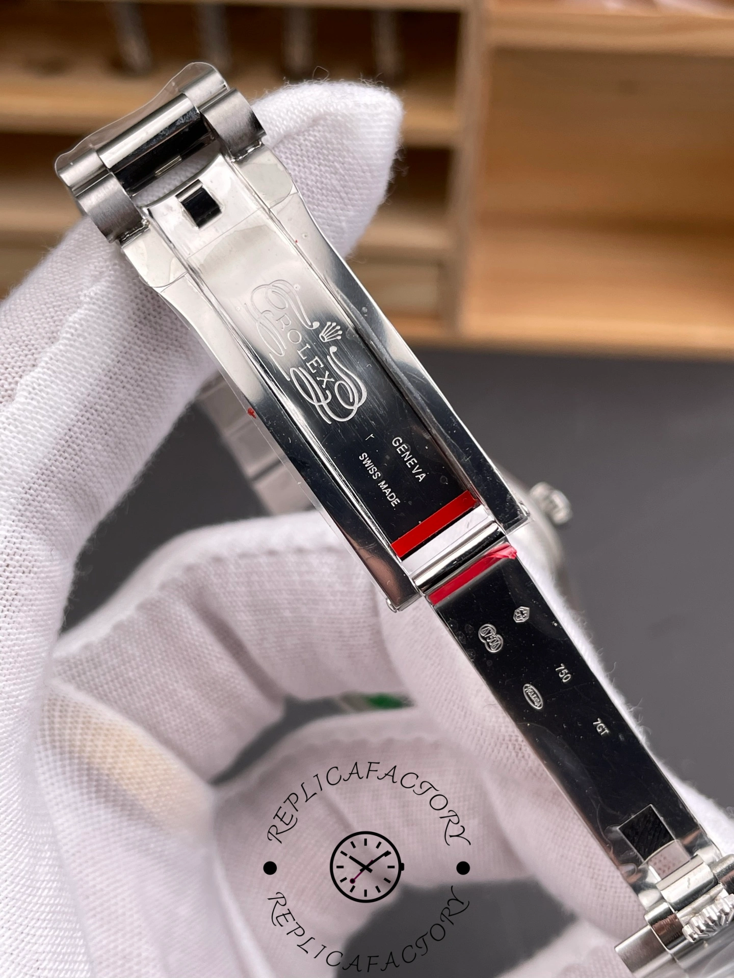 Rolex Day-Date 118239 Cherry Red Dial Fluted Bezel 36mm Lady Replica Watch