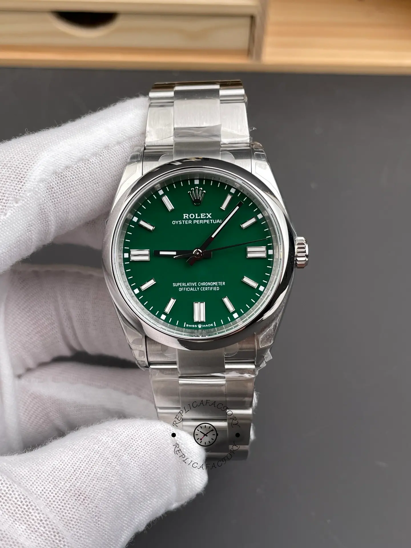 Rolex Oyster Perpetual 36mm 126000 Green Dial