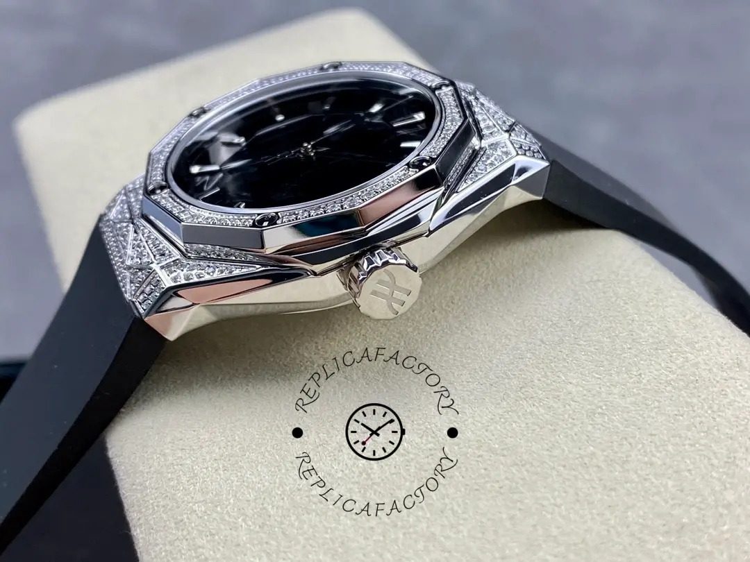 Crown-side view of Hublot Classic Fusion 550.NS.1800.RX.1604.ORL19 highlighting the crown and case flank.