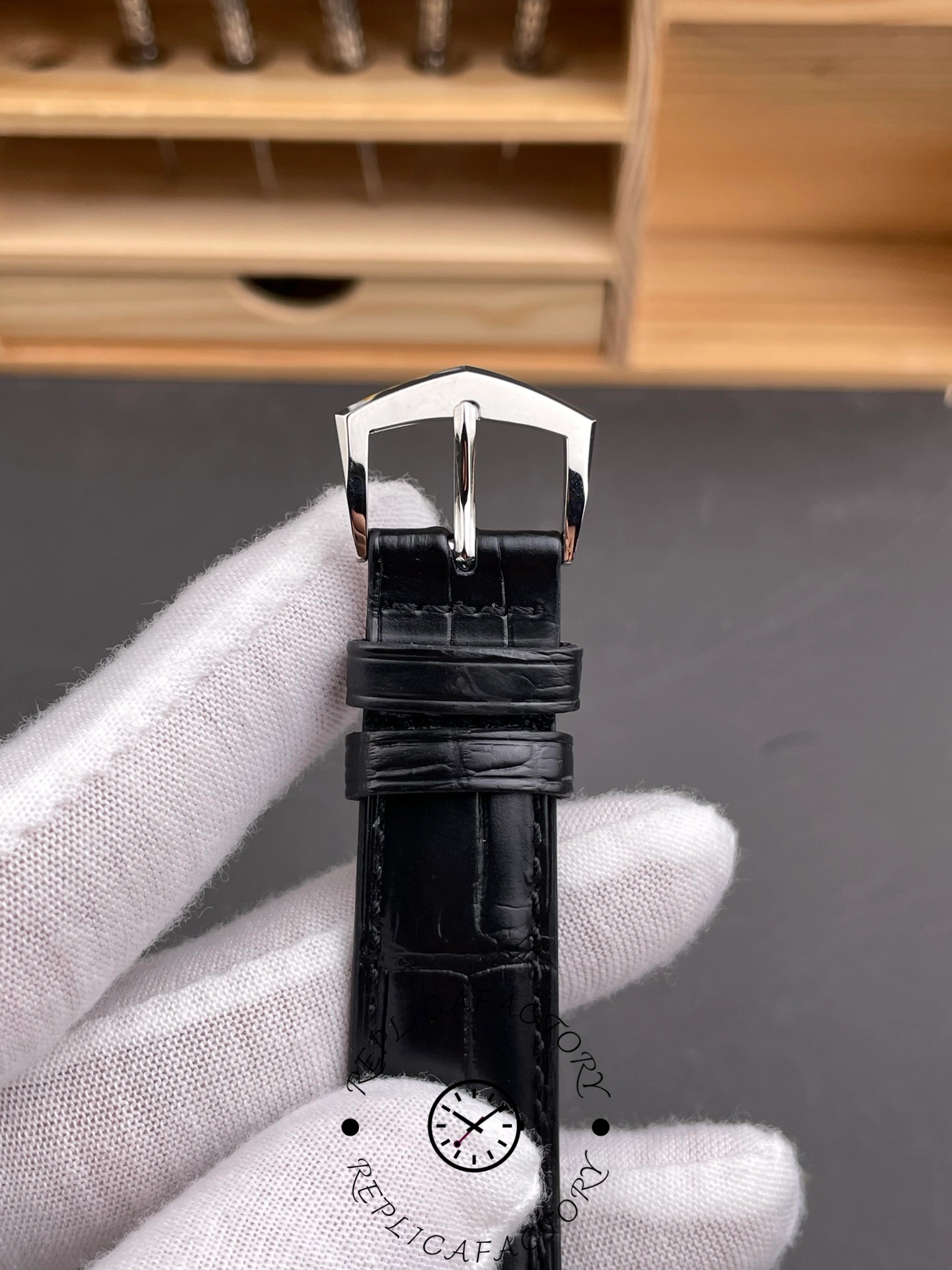Replica Patek Philippe Calatrava 5227G 001 40MM Mens Watch