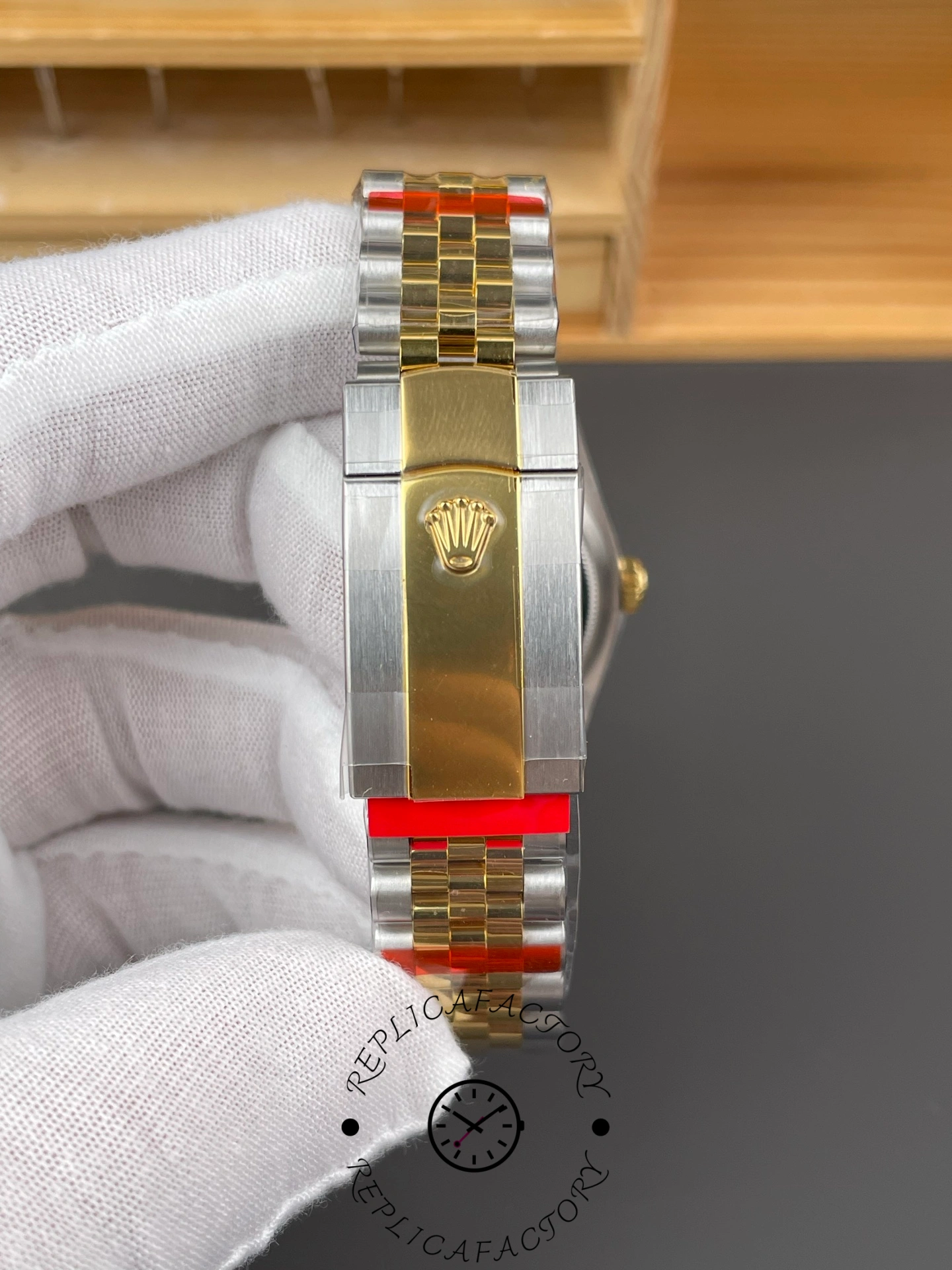 Rolex Datejust 126233 Champagne Jubilee Dial Fluted Bezel 36MM Unisex Replica Watch