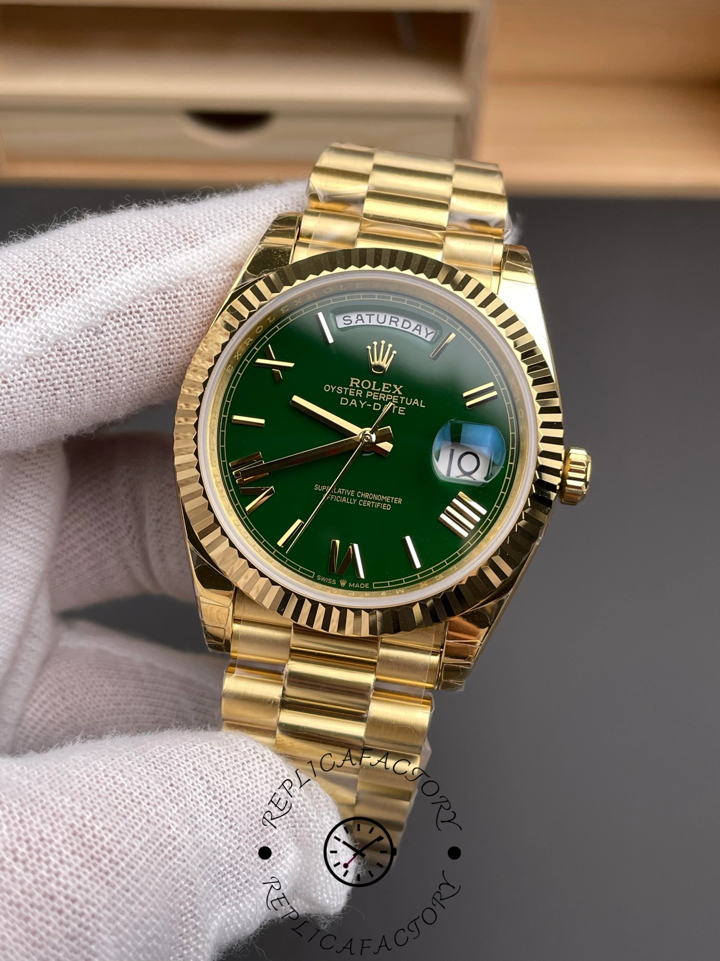 Rolex Day Date 40 President 228238 0061