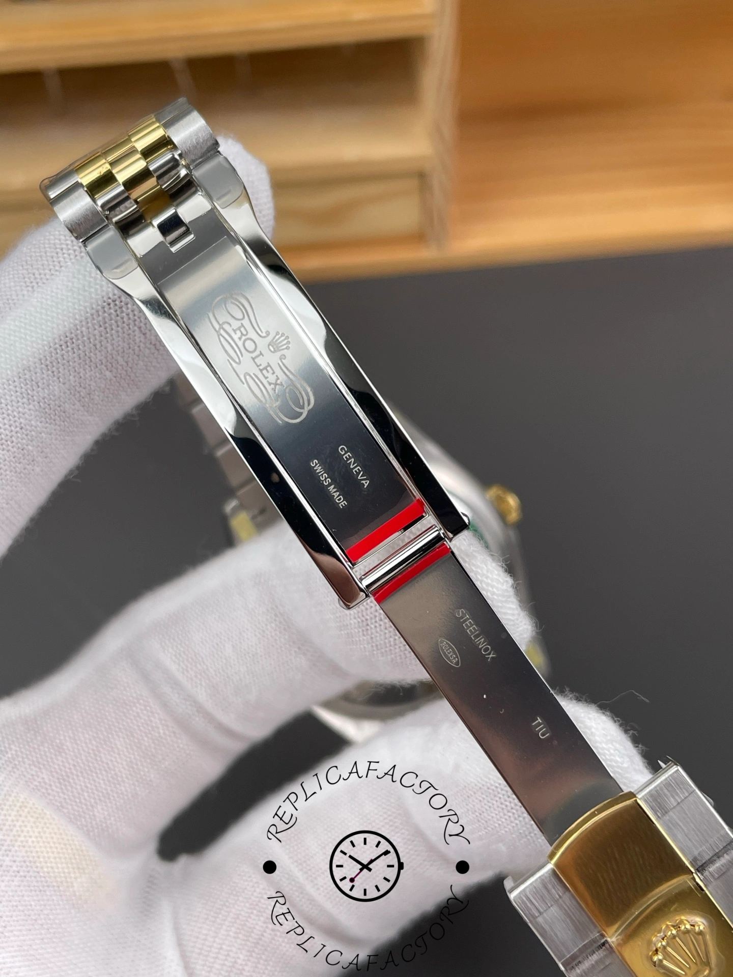 Rolex Datejust 126233 Champagne Jubilee Dial Fluted Bezel 36MM Unisex Replica Watch