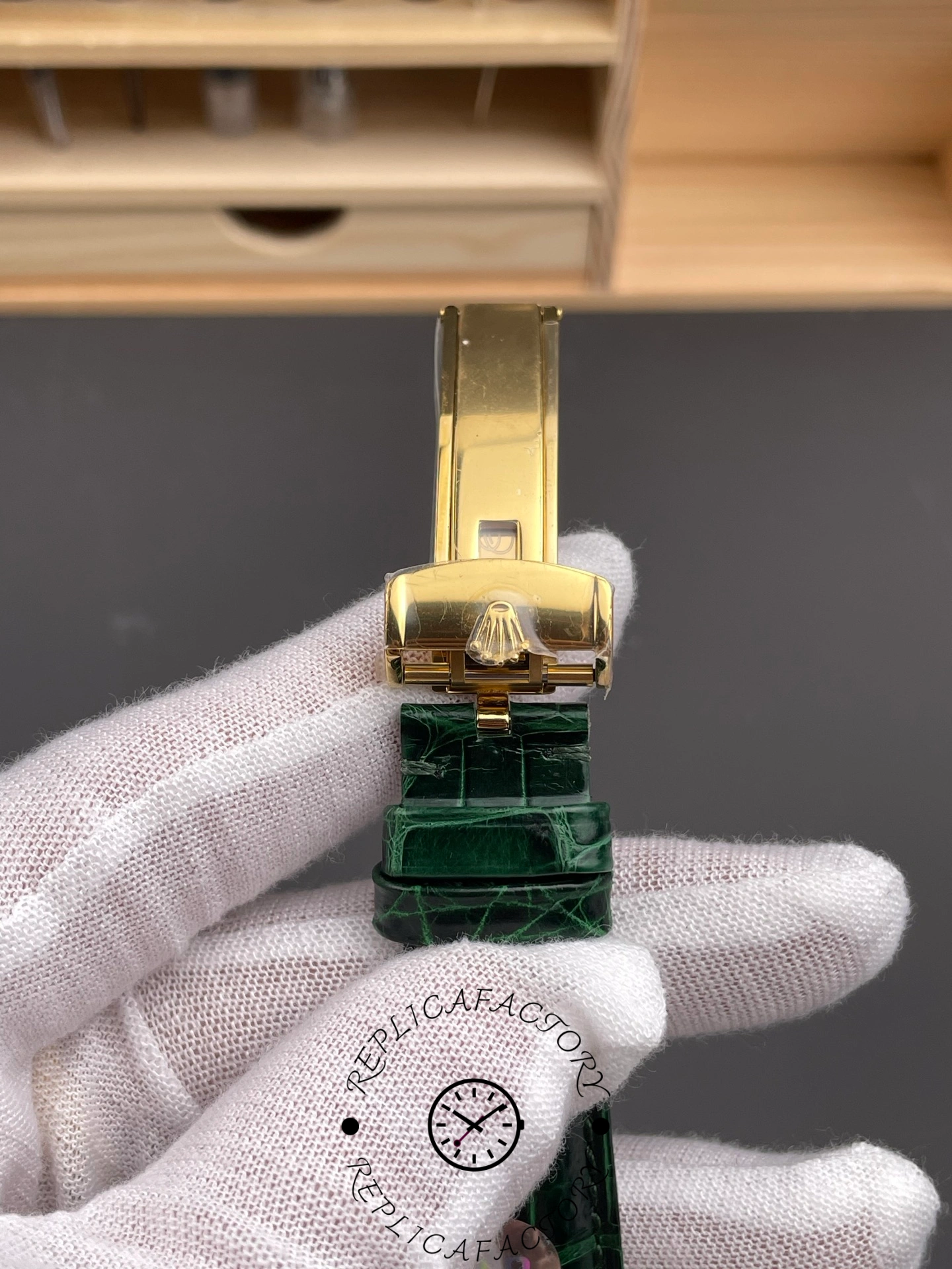 Rolex Day Date 36 Green Dial Solid 18k Yellow Gold 118138 0003