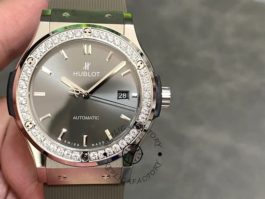 Hublot Classic Fusion Replica 38 Titanium Diamond-Set 565.NX.7071.RX.1204