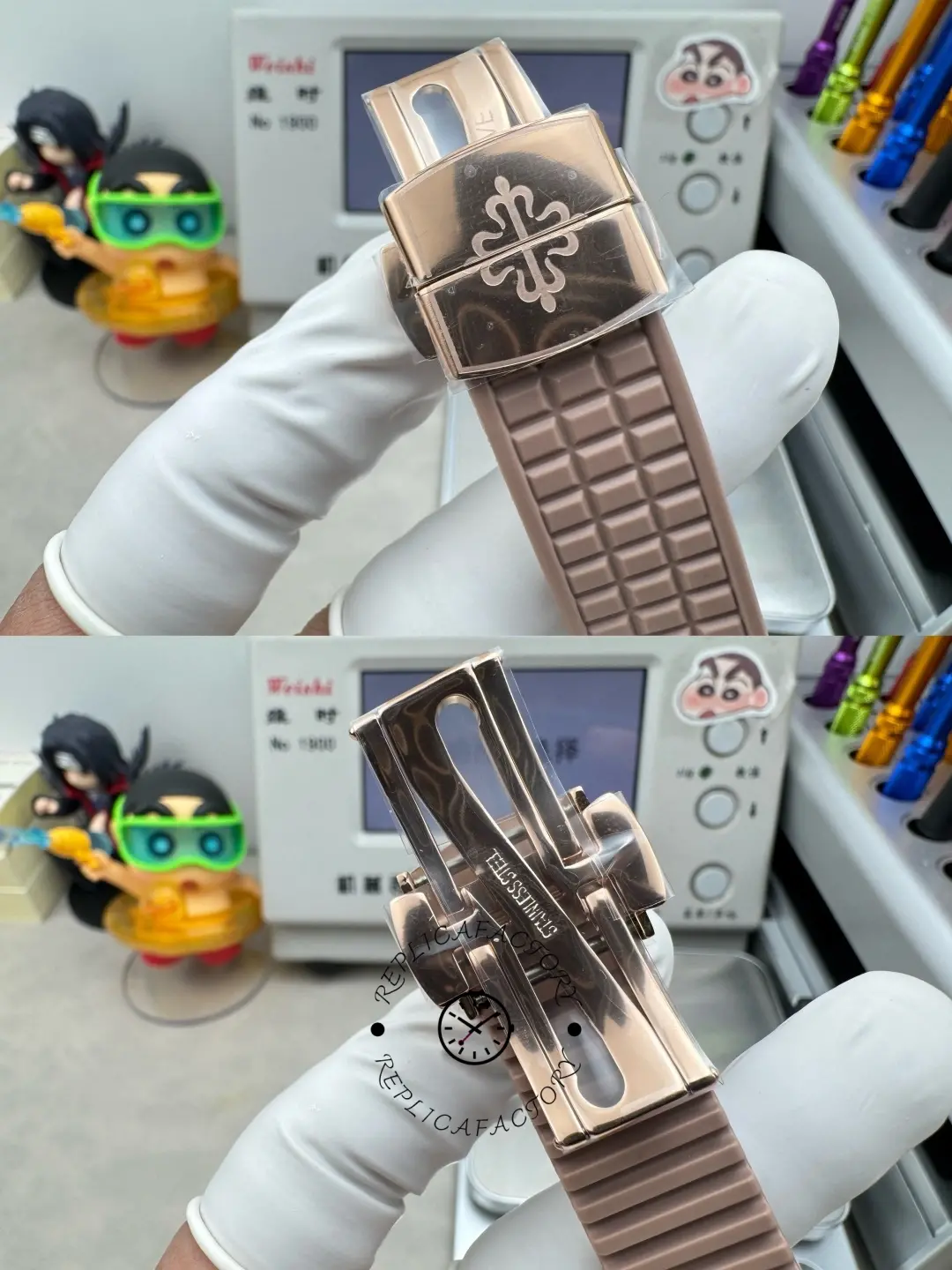 Folding clasp of the Patek Philippe Aquanaut 5072R-001 in rose gold with engraved logo.