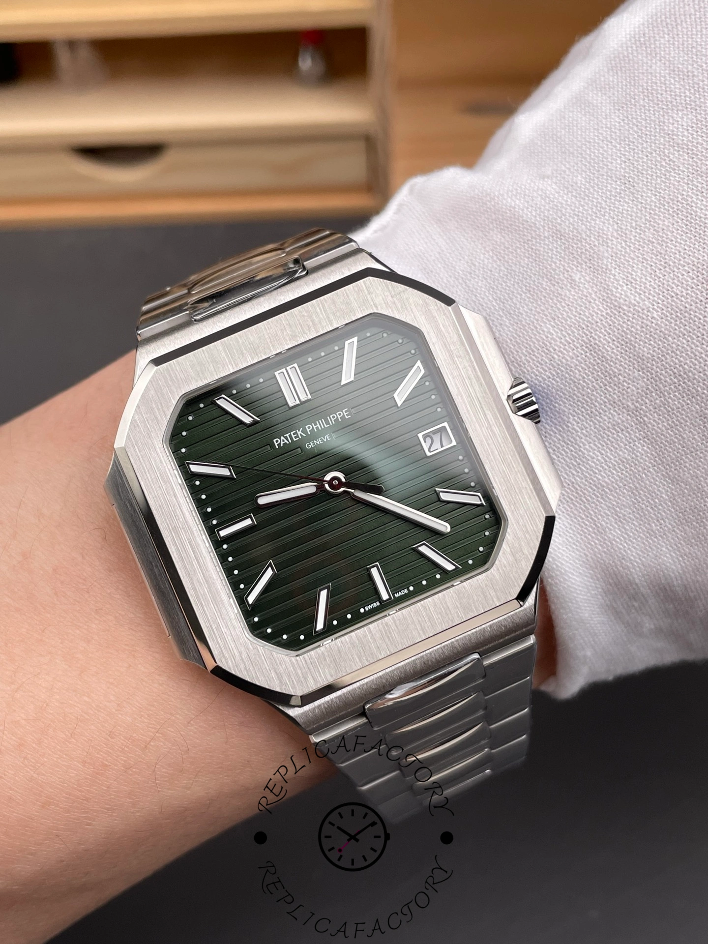 Patek Philippe Cubitus Date Sweep Seconds 5821 1A 001 Men's Watch