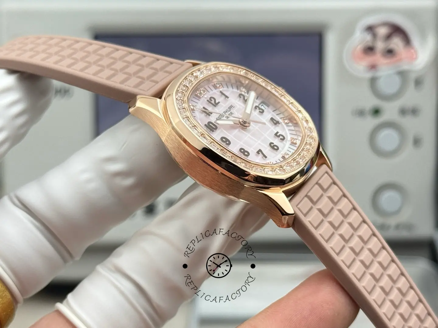 Side view of the Patek Philippe Aquanaut 5072R-001 showing rose gold case profile.