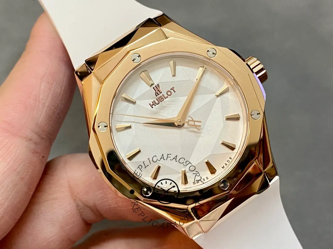 Hublot Classic Fusion 550.OS.2200.RW.ORL20 40MM