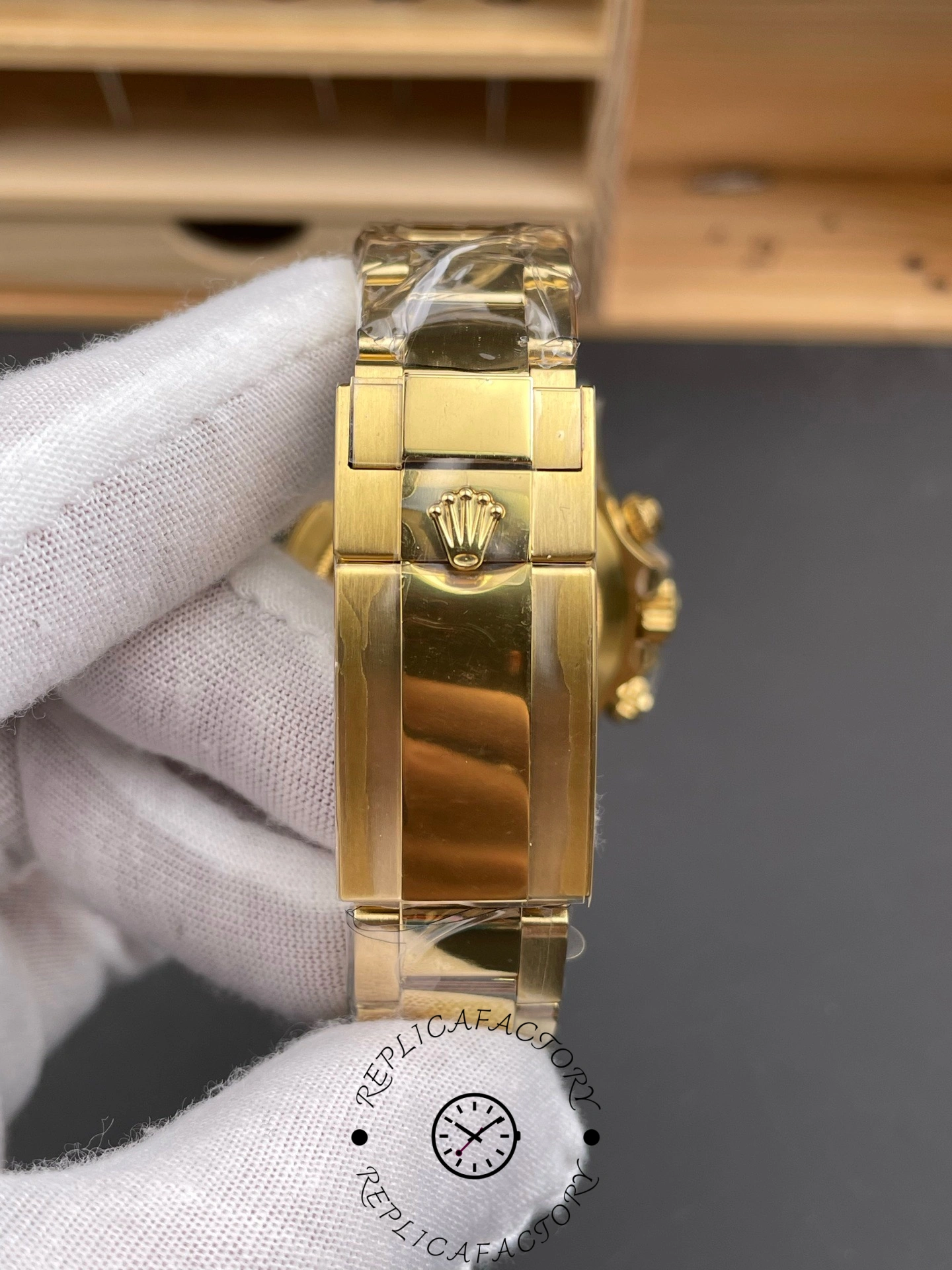Rolex Daytona 116508 Yellow Gold Green Index Dial 40MM Mens Replica Watch
