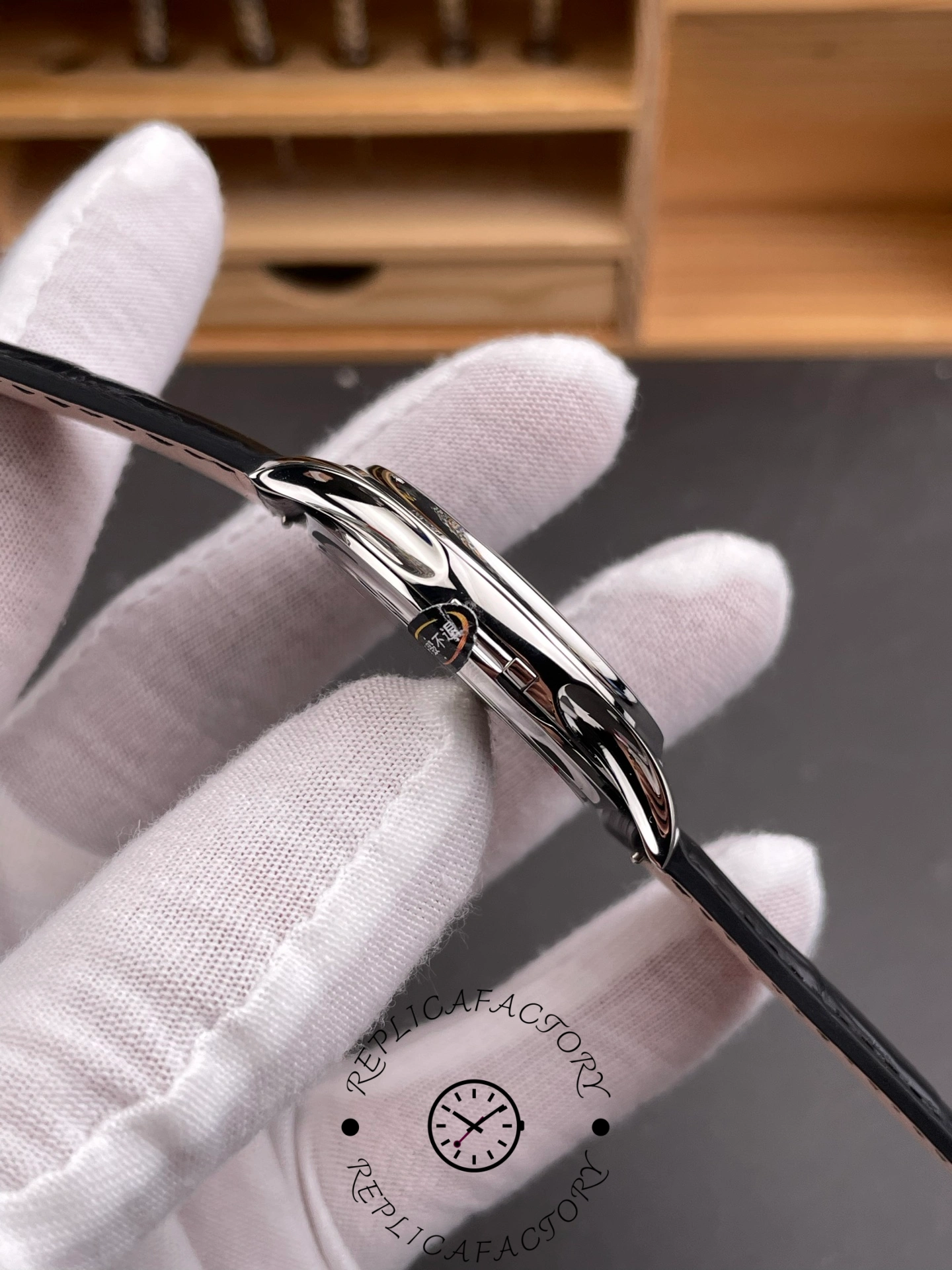 Patek Philippe Calatrava 5227G-010 39MM