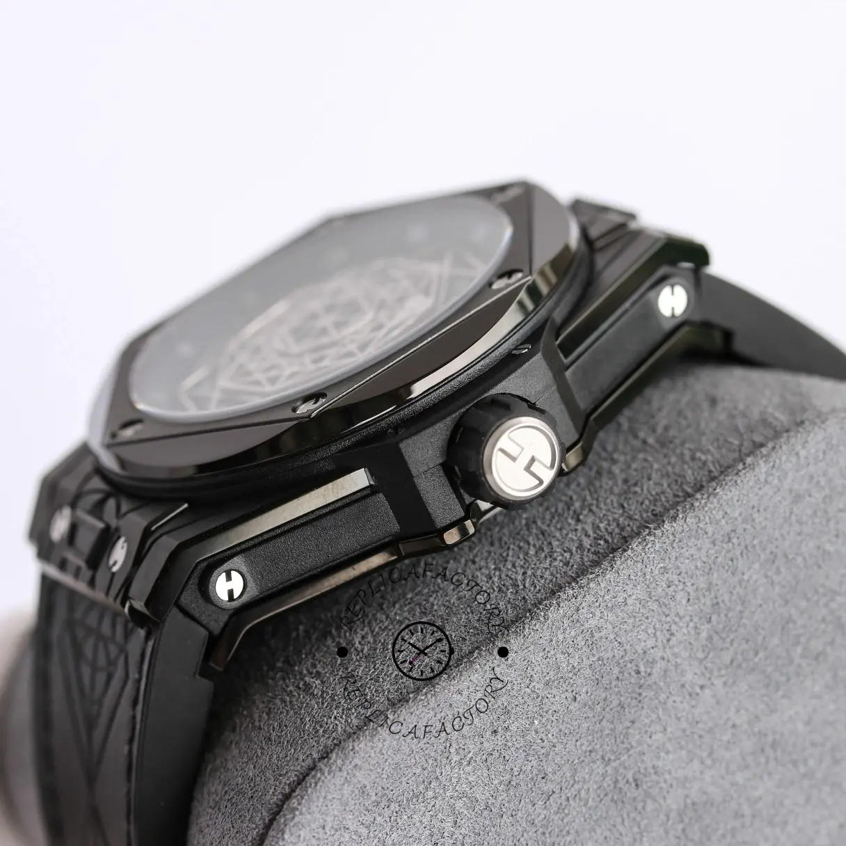 Case and crown-side view of Hublot Big Bang 415.NX.1112.VR.MXM16 showing the crown and guards.