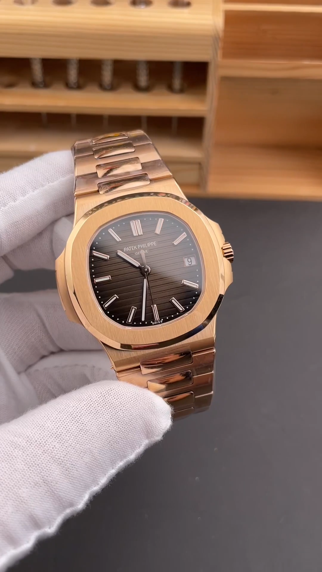 Replica Patek Philippe Nautilus 5711 1R 011 40MM Mens Watch