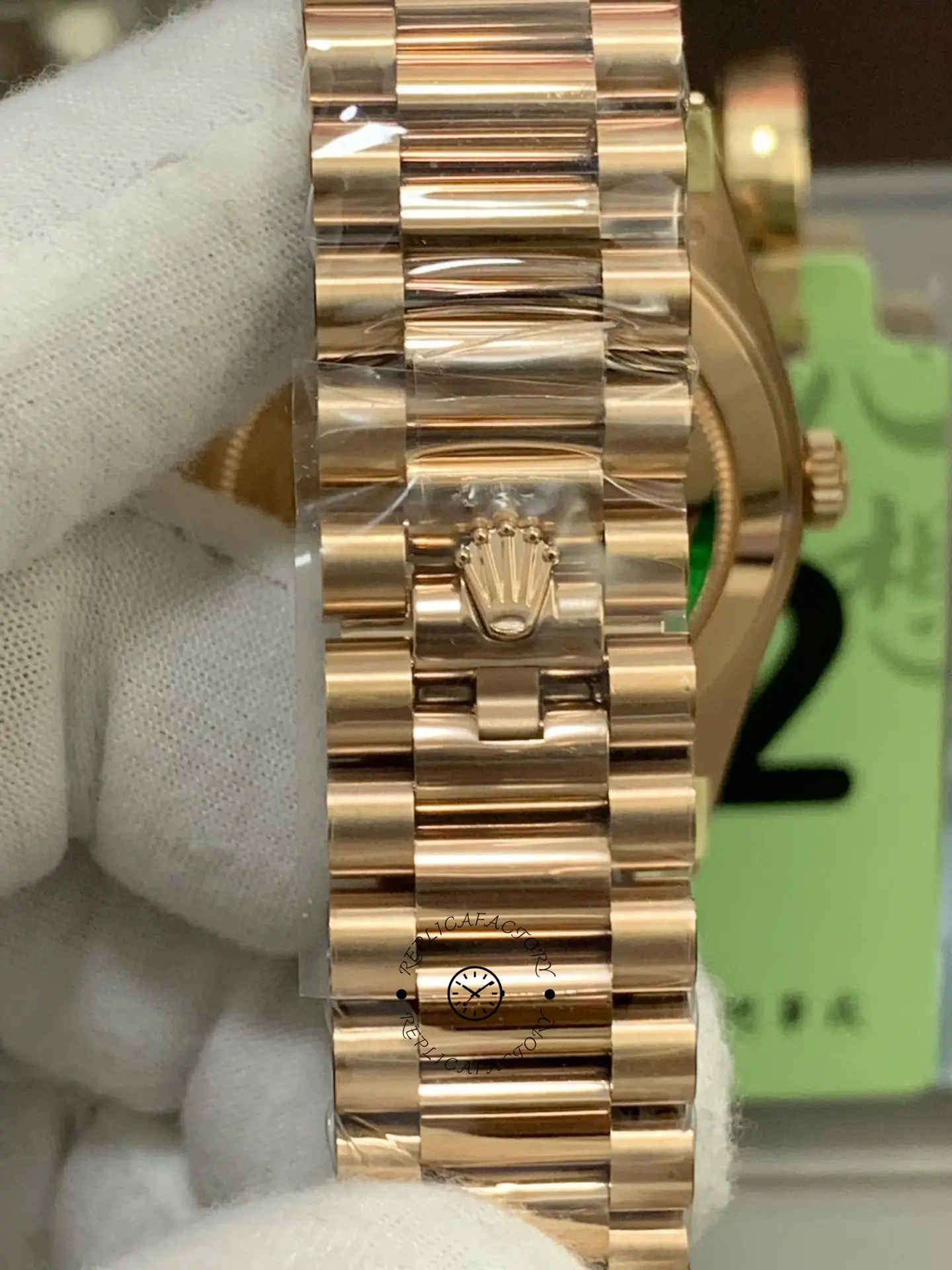 Rolex Day-Date 40mm MOP Dial Men's Watch 228235-0056 Replica