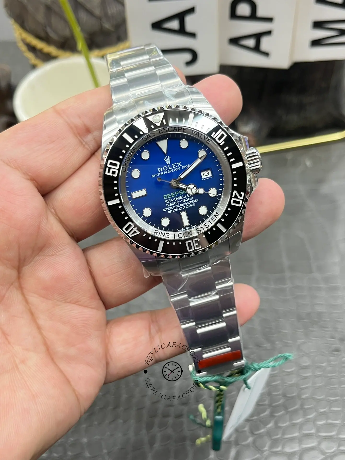 Rolex Sea-Dweller Deepsea 136660 0005 Stainless Steel Black Blue Dial 44MM Mens Replica Watch