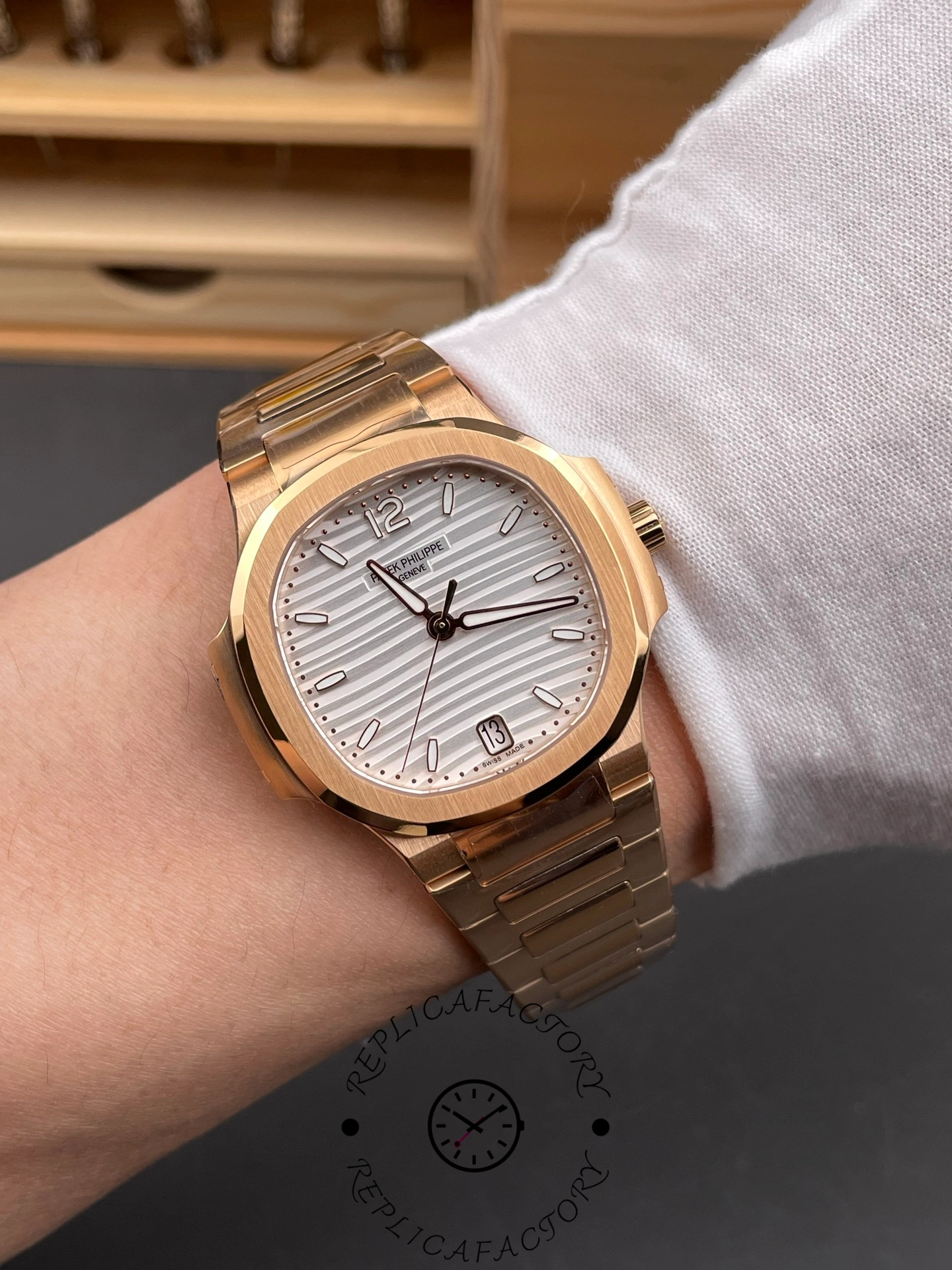 Replica Patek Philippe Nautilus 7118 1R 001 40mm Mens Watch