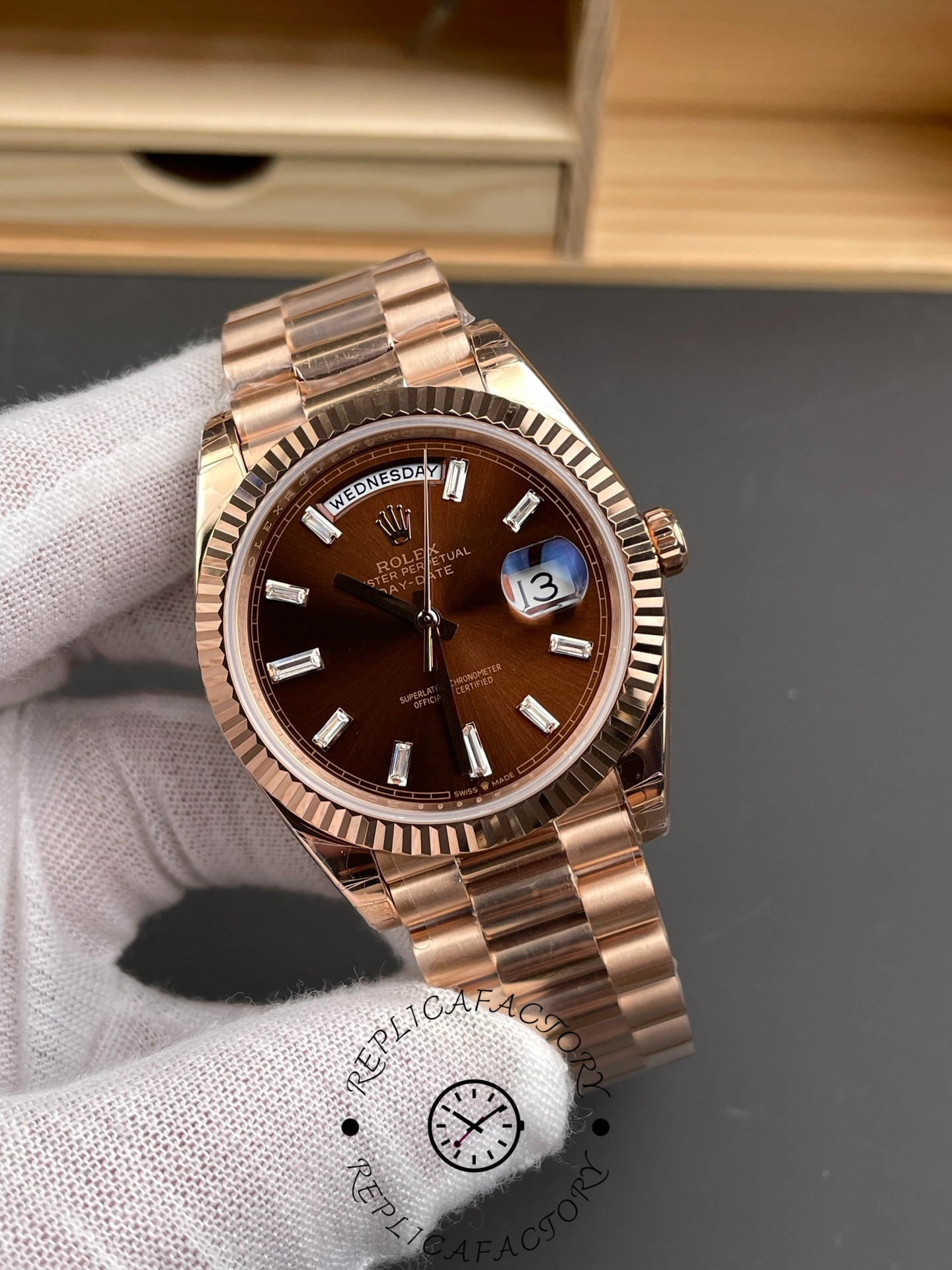 Rolex Day Date 40 18kt Everose Gold Rolex President Chocolate Dial m228235 0003