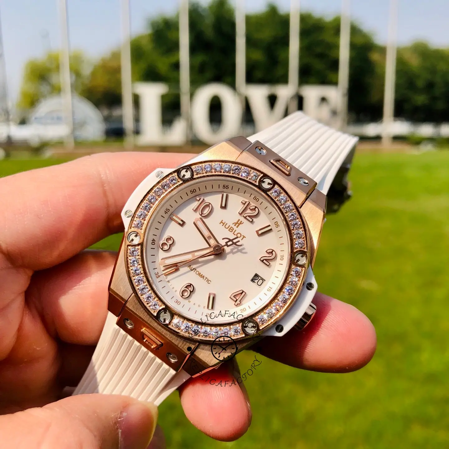 1:1 Clone Hublot Big Bang 465.OE.2080.RW.1204 One Click 39 Diamond-Set