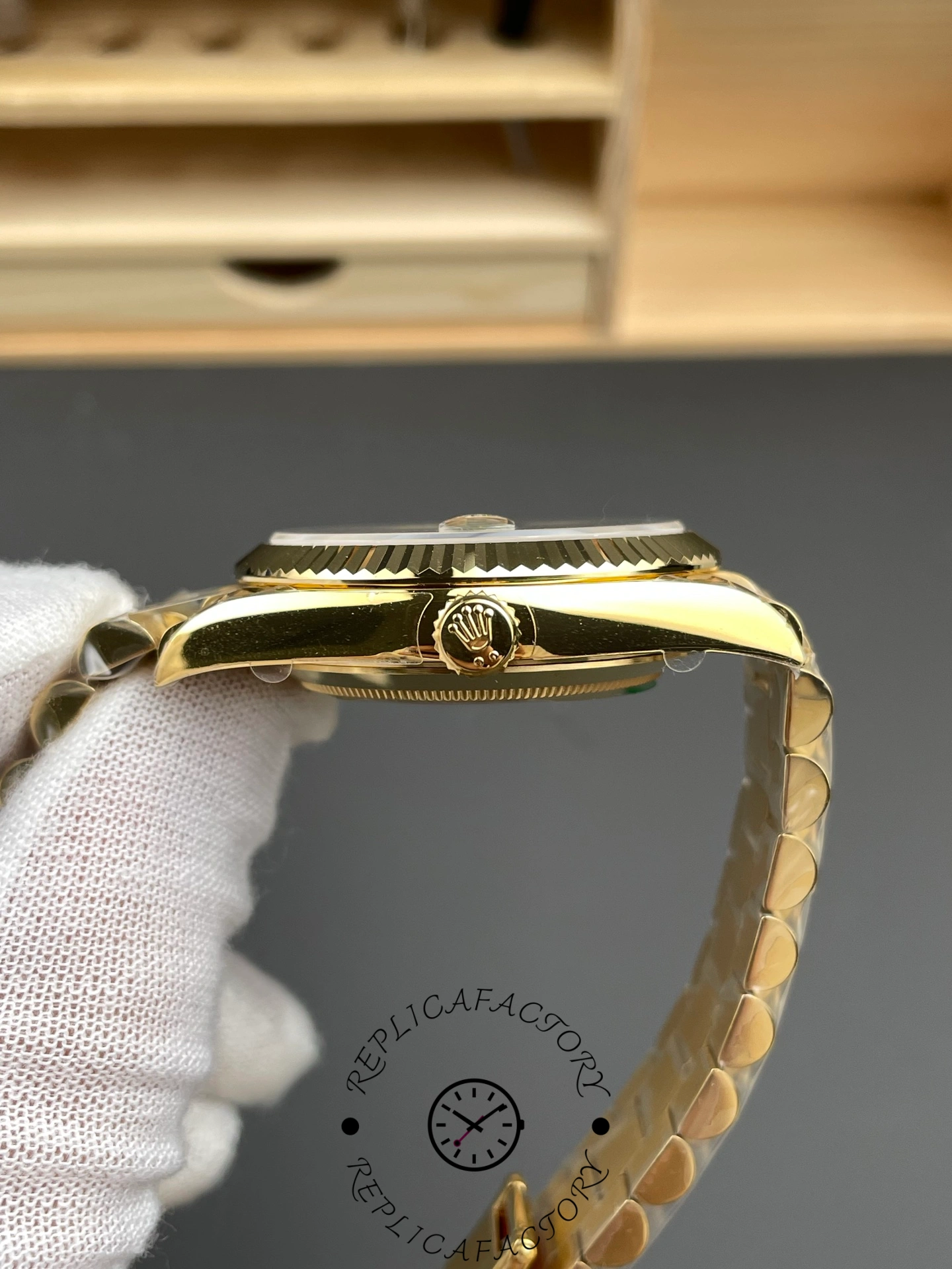 Rolex Day Date 40 President 228238 0061
