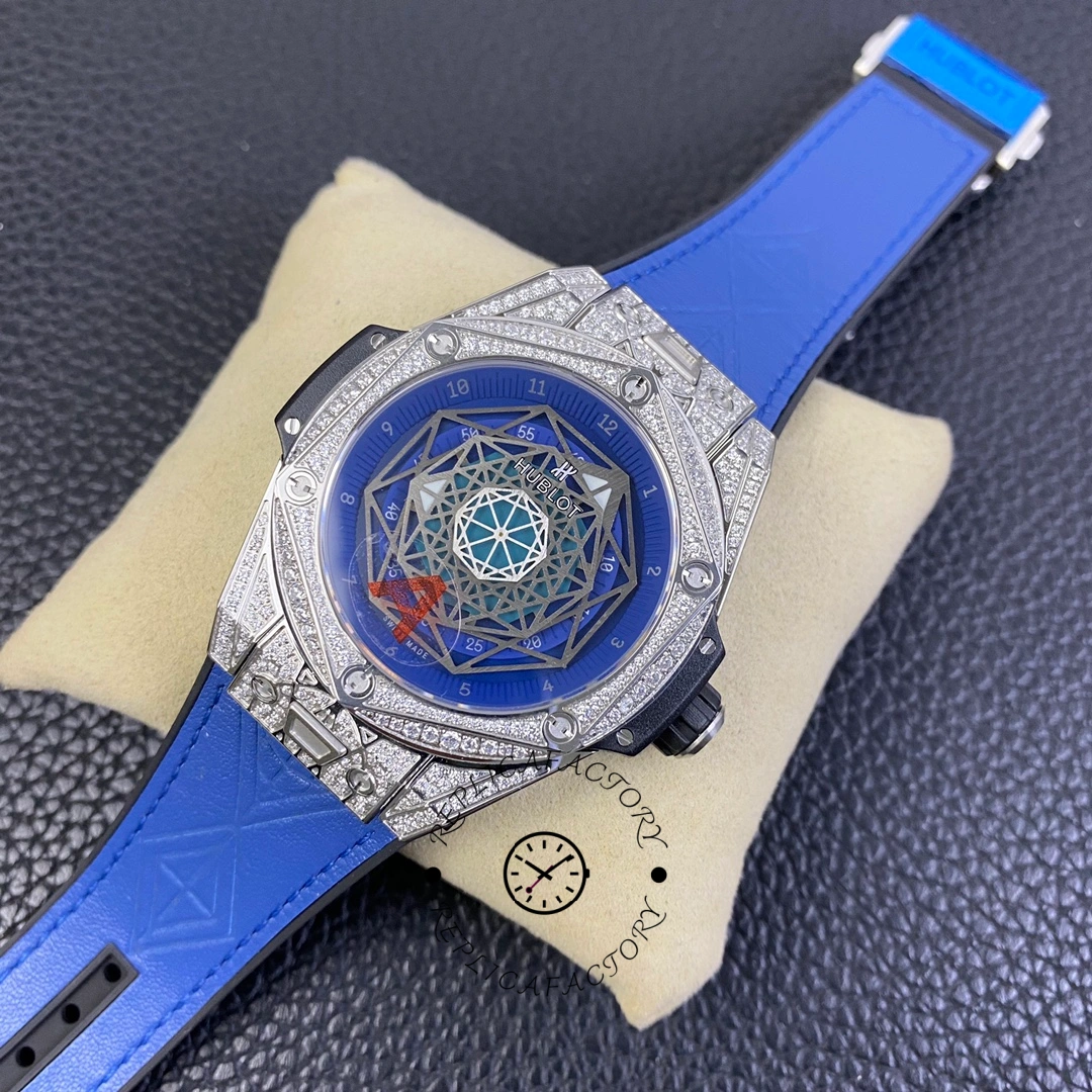 Three-quarter dial view of Hublot Big Bang Sang Bleu 415.NX.7179.VR.1704.MXM18, geometric skeleton centerpiece.